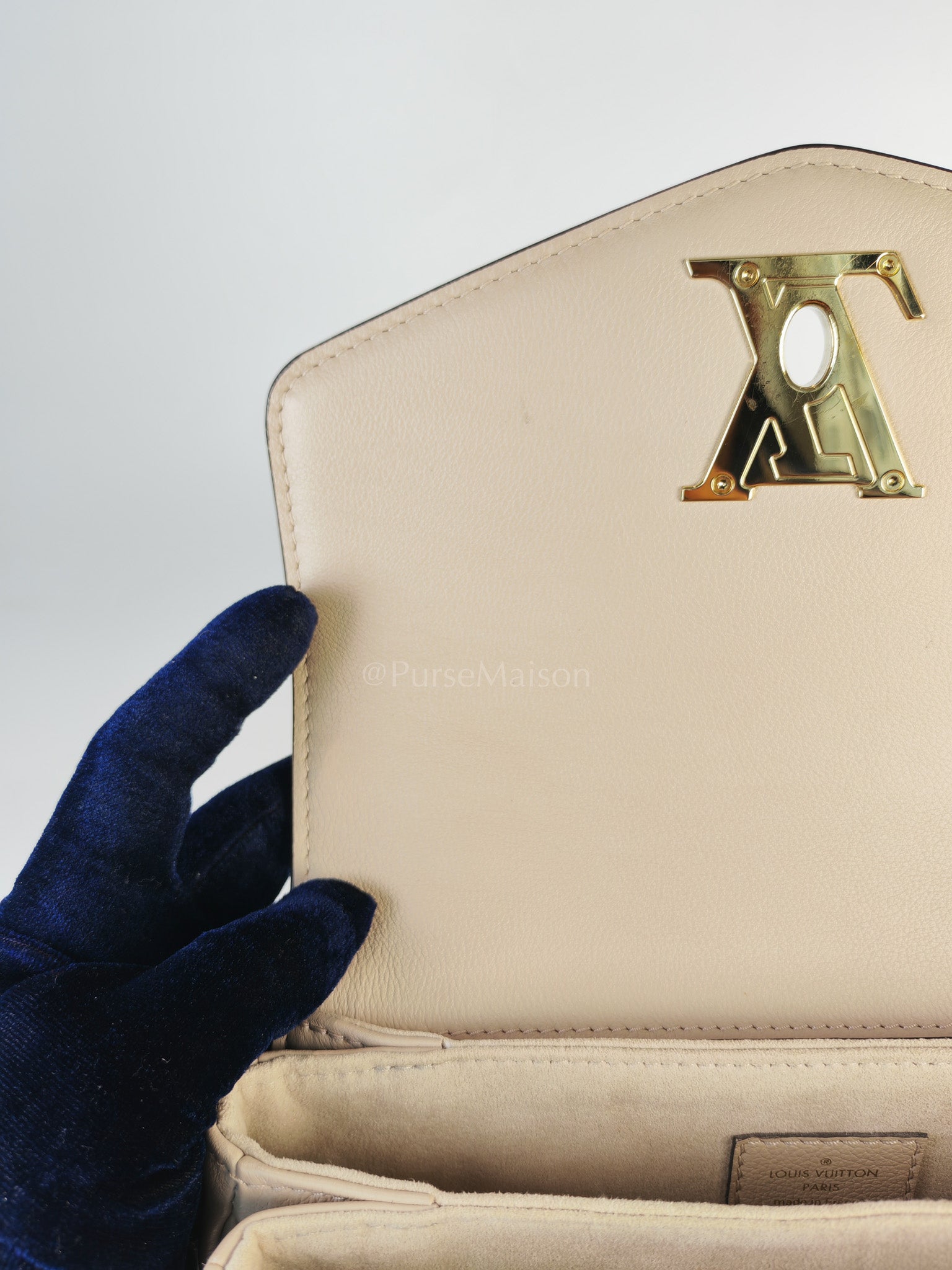 Oxford Lock Me Greige in Grained Calfskin Leather Crossbody Bag (Microchip) | Purse Maison Luxury Bags Shop