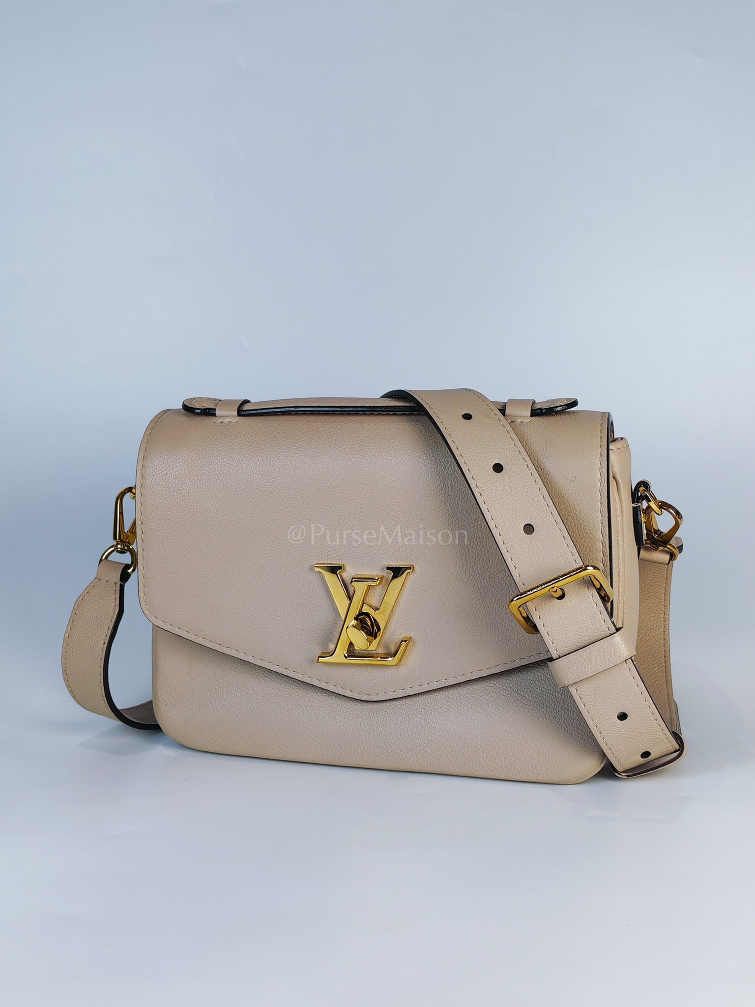 Oxford Lock Me Greige in Grained Calfskin Leather Crossbody Bag (Microchip) | Purse Maison Luxury Bags Shop