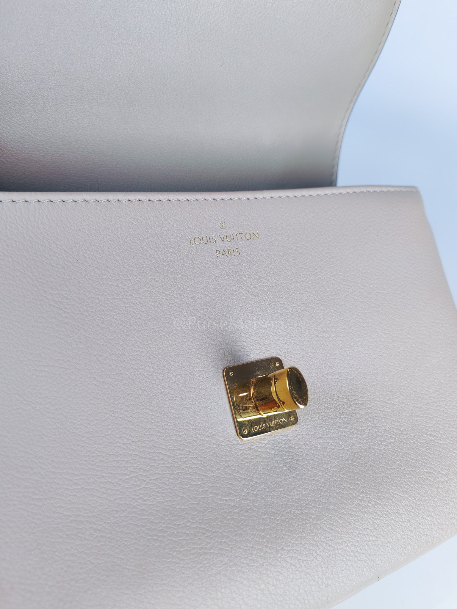 Oxford Lock Me Greige in Grained Calfskin Leather Crossbody Bag (Microchip) | Purse Maison Luxury Bags Shop