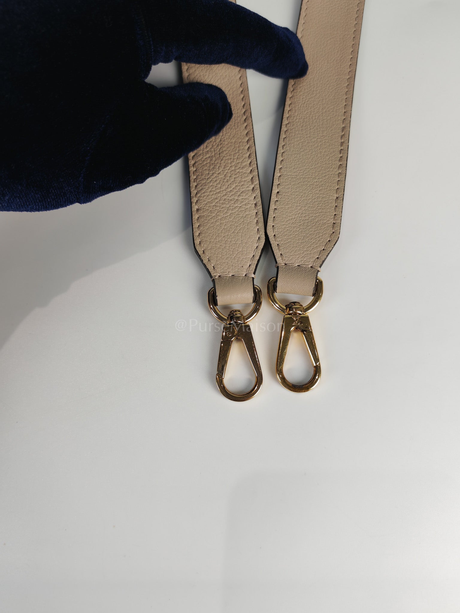 Oxford Lock Me Greige in Grained Calfskin Leather Crossbody Bag (Microchip) | Purse Maison Luxury Bags Shop