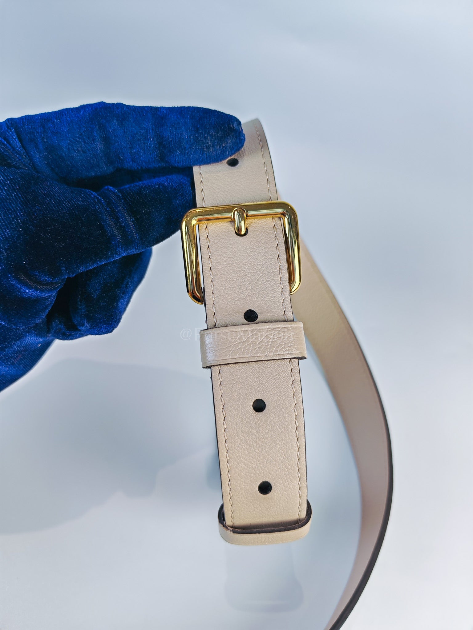 Oxford Lock Me Greige in Grained Calfskin Leather Crossbody Bag (Microchip) | Purse Maison Luxury Bags Shop