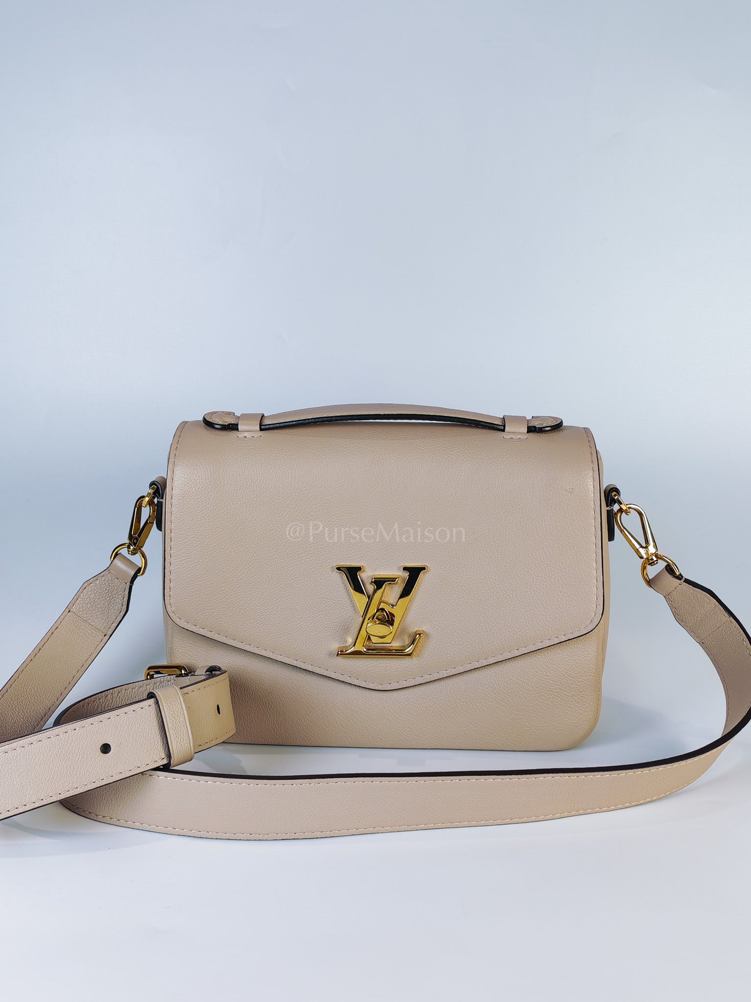 Oxford Lock Me Greige in Grained Calfskin Leather Crossbody Bag (Microchip) | Purse Maison Luxury Bags Shop