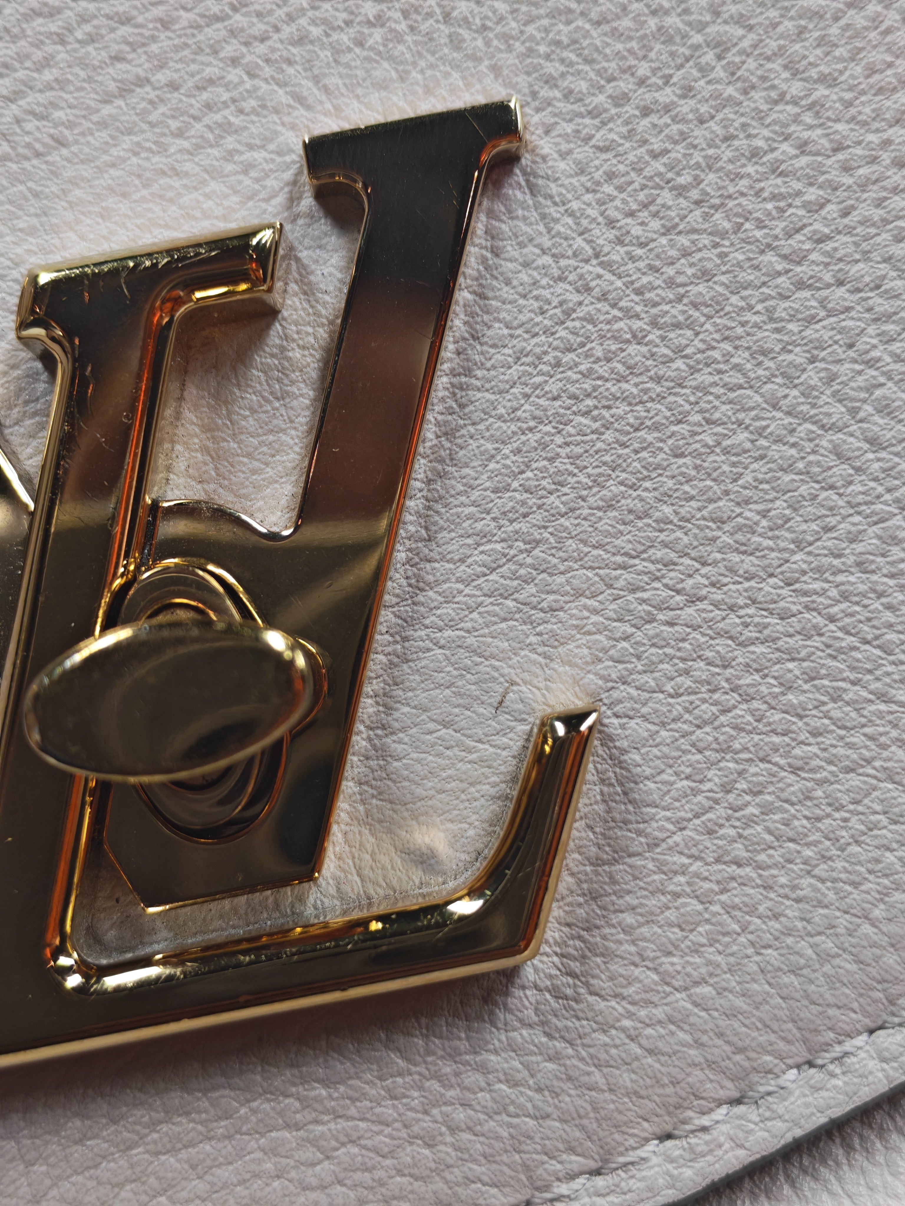 Oxford Lock Me Greige in Grained Calfskin Leather Crossbody Bag (Microchip) | Purse Maison Luxury Bags Shop