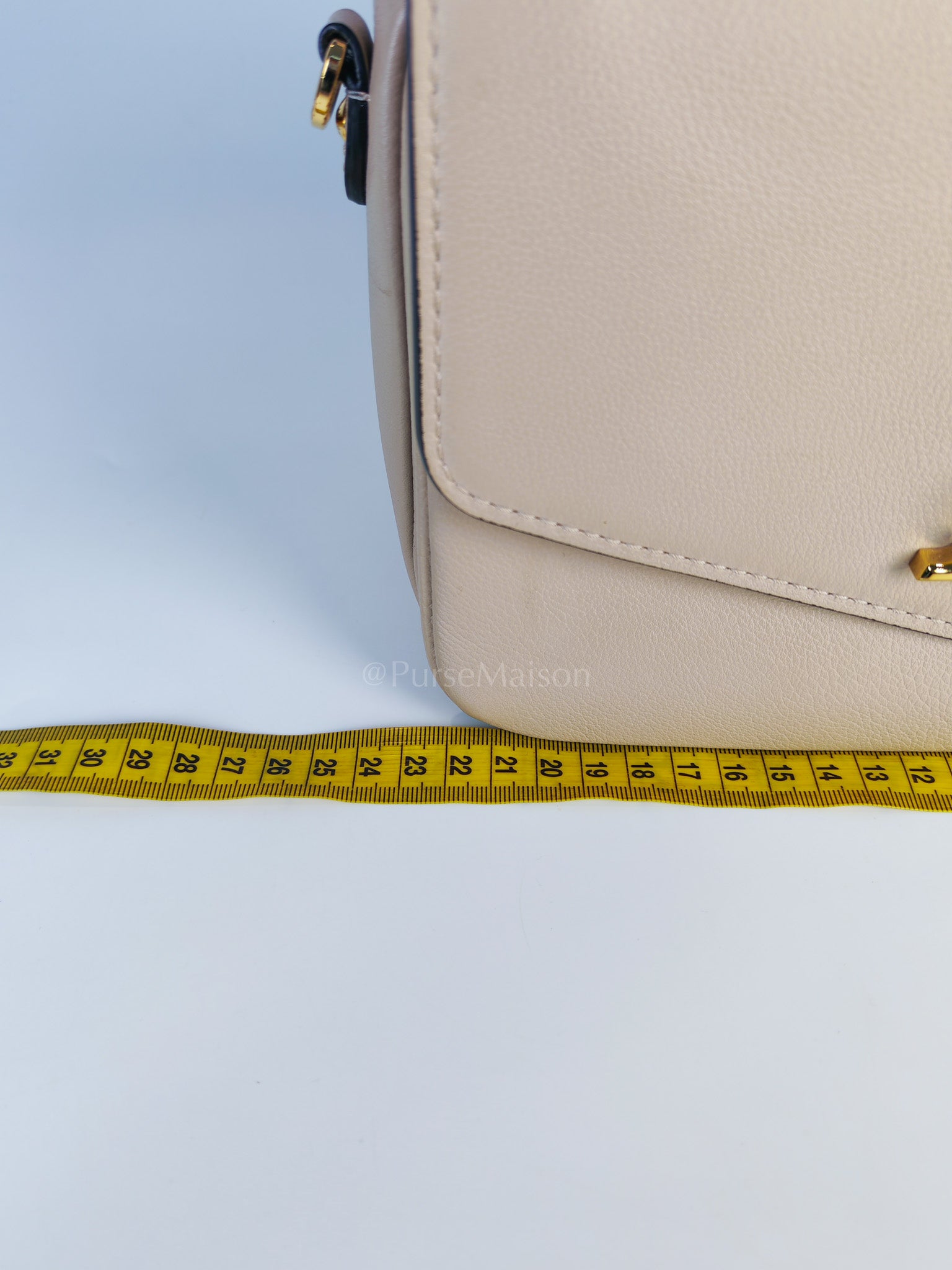 Oxford Lock Me Greige in Grained Calfskin Leather Crossbody Bag (Microchip) | Purse Maison Luxury Bags Shop