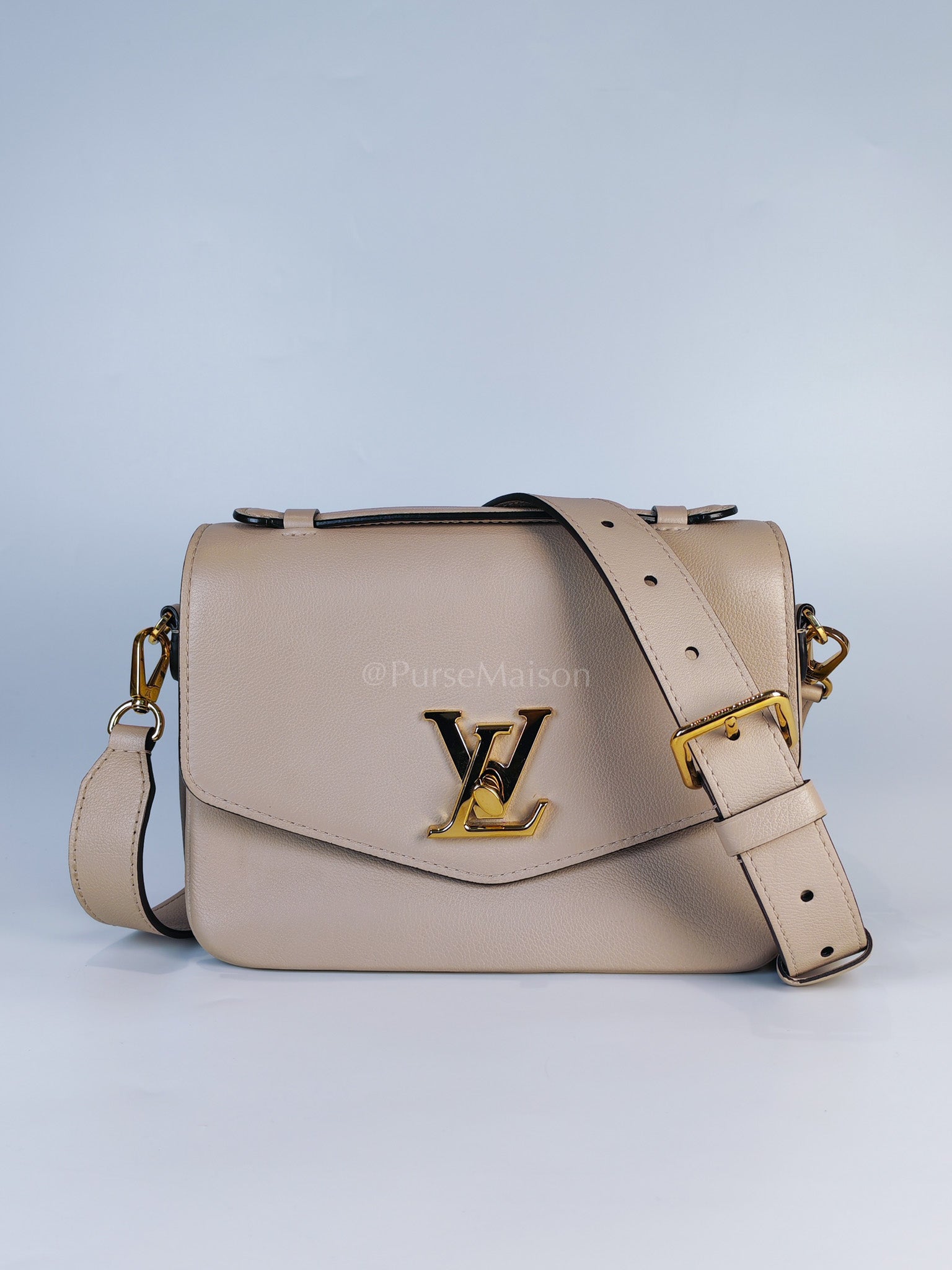 Oxford Lock Me Greige in Grained Calfskin Leather Crossbody Bag (Microchip) | Purse Maison Luxury Bags Shop