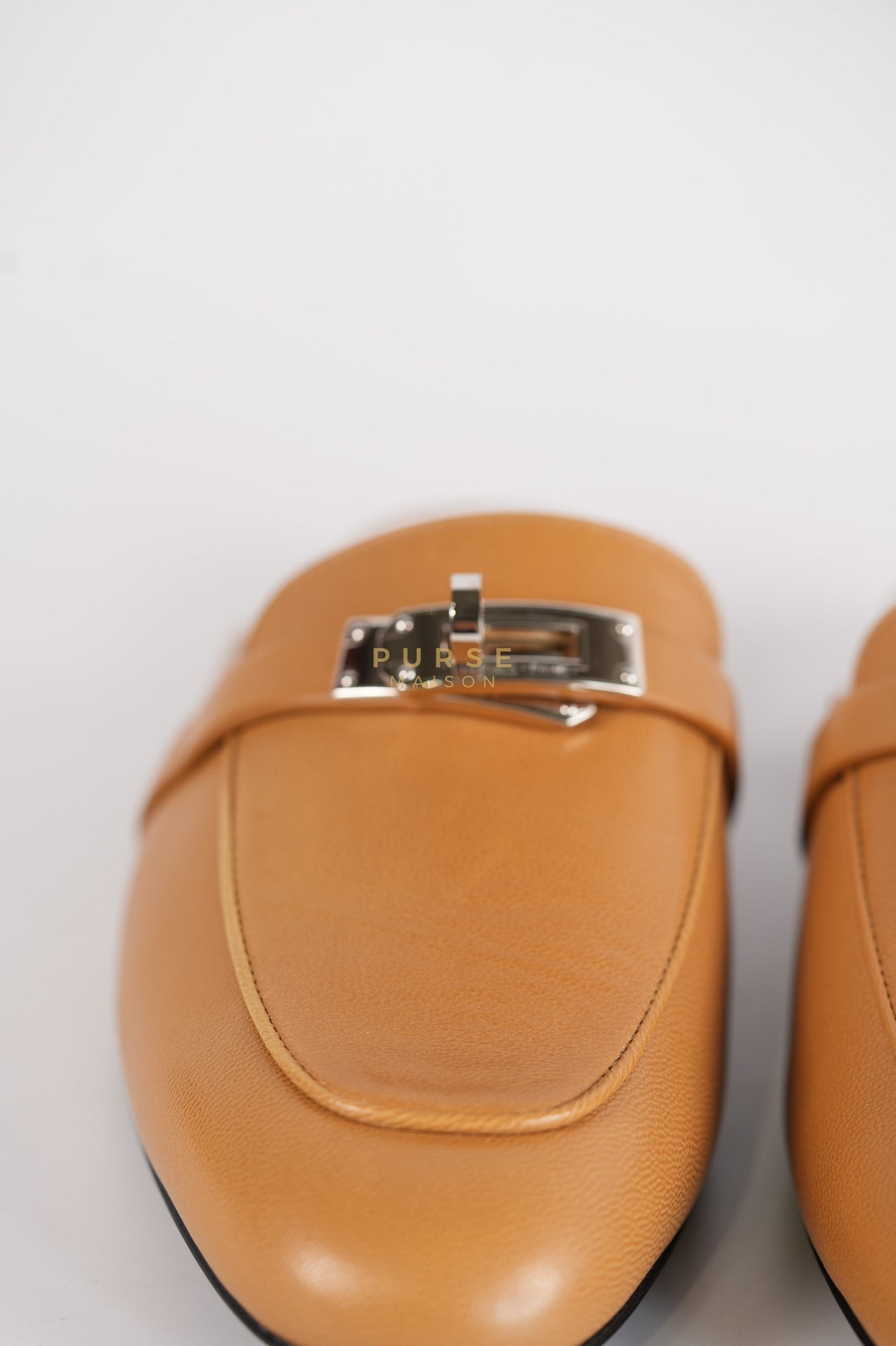 Oz Mule in Naturel Goatskin Leather & Palladium Kelly Buckle Size 37(24.5 cm) | Purse Maison Luxury Bags Shop