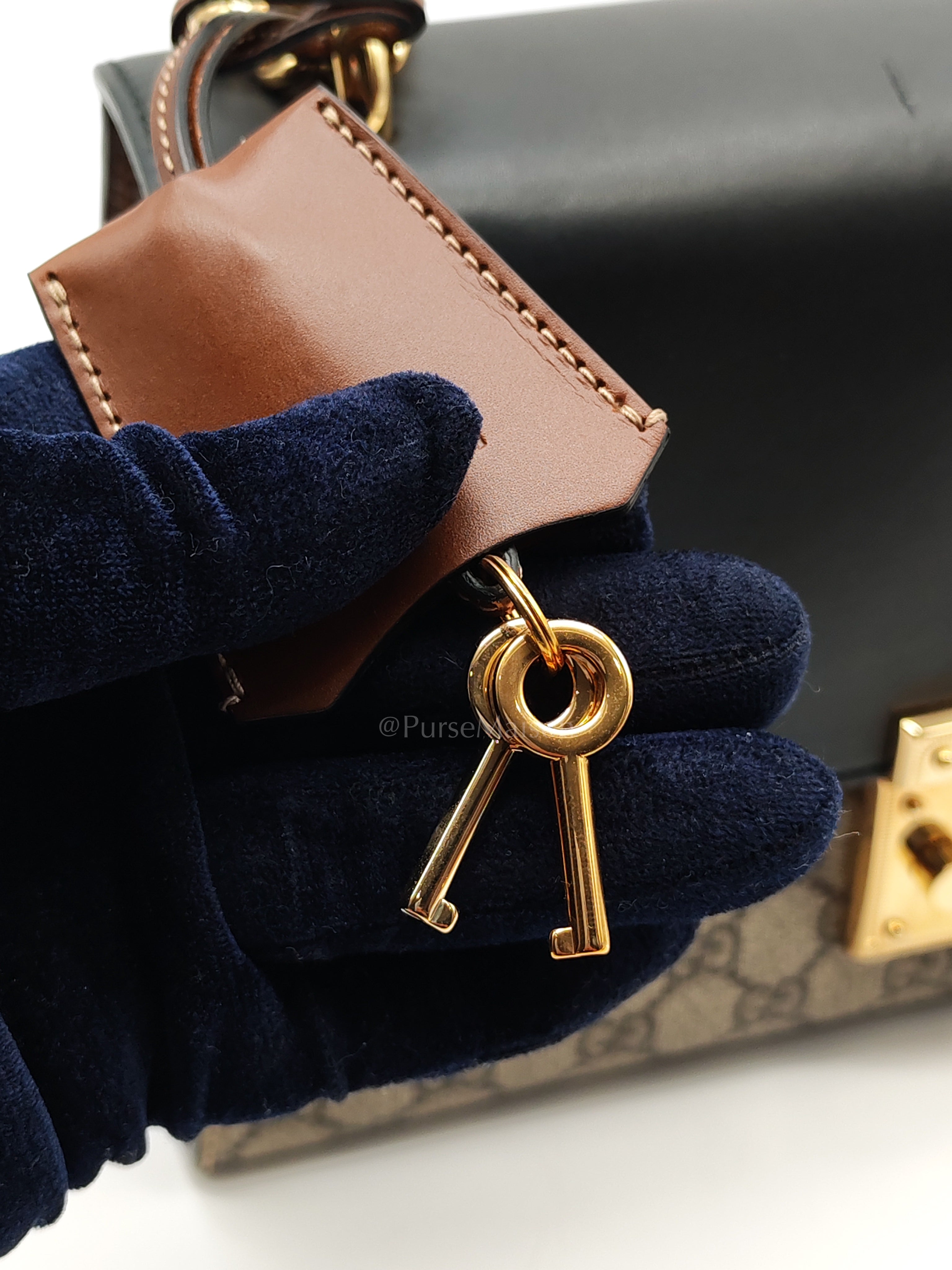 Padlock Shoulder Bag Medium in GG Supreme Canvas & Gold Hardware | Purse Maison Luxury Bags Shop