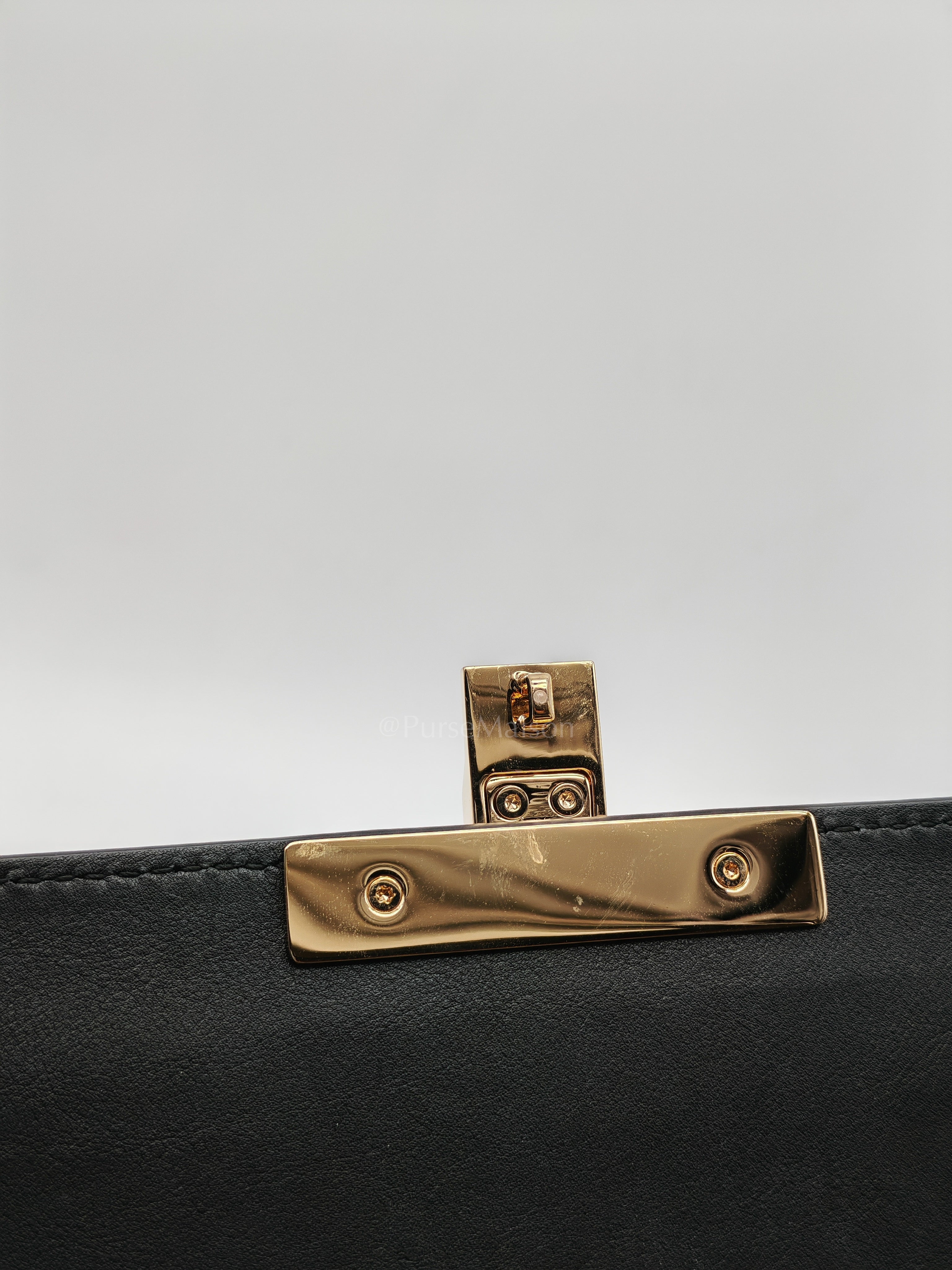 Padlock Shoulder Bag Medium in GG Supreme Canvas & Gold Hardware | Purse Maison Luxury Bags Shop
