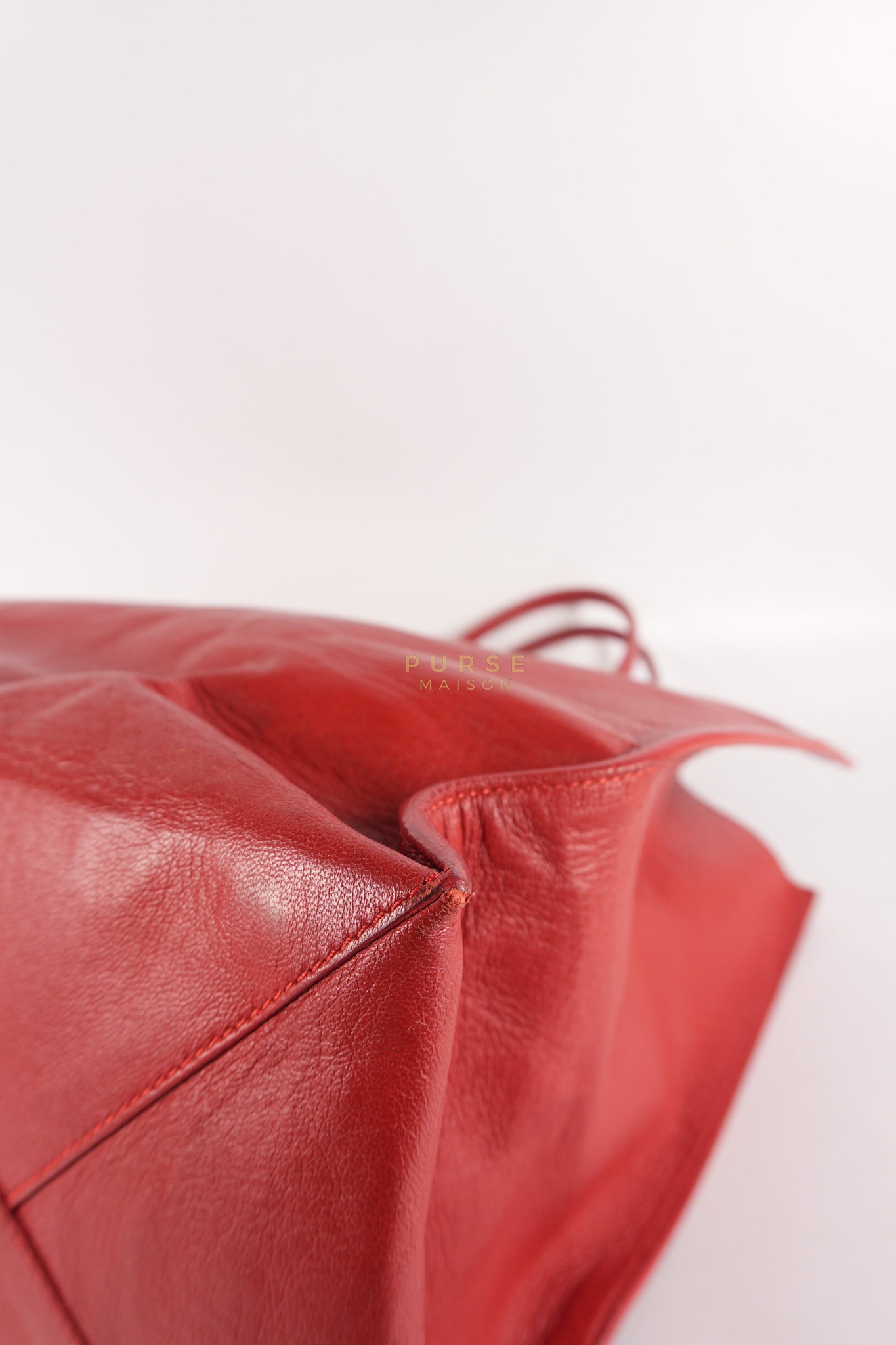 Papier A4 40 in Red Calfskin Leather Tote Bag | Purse Maison Luxury Bags Shop