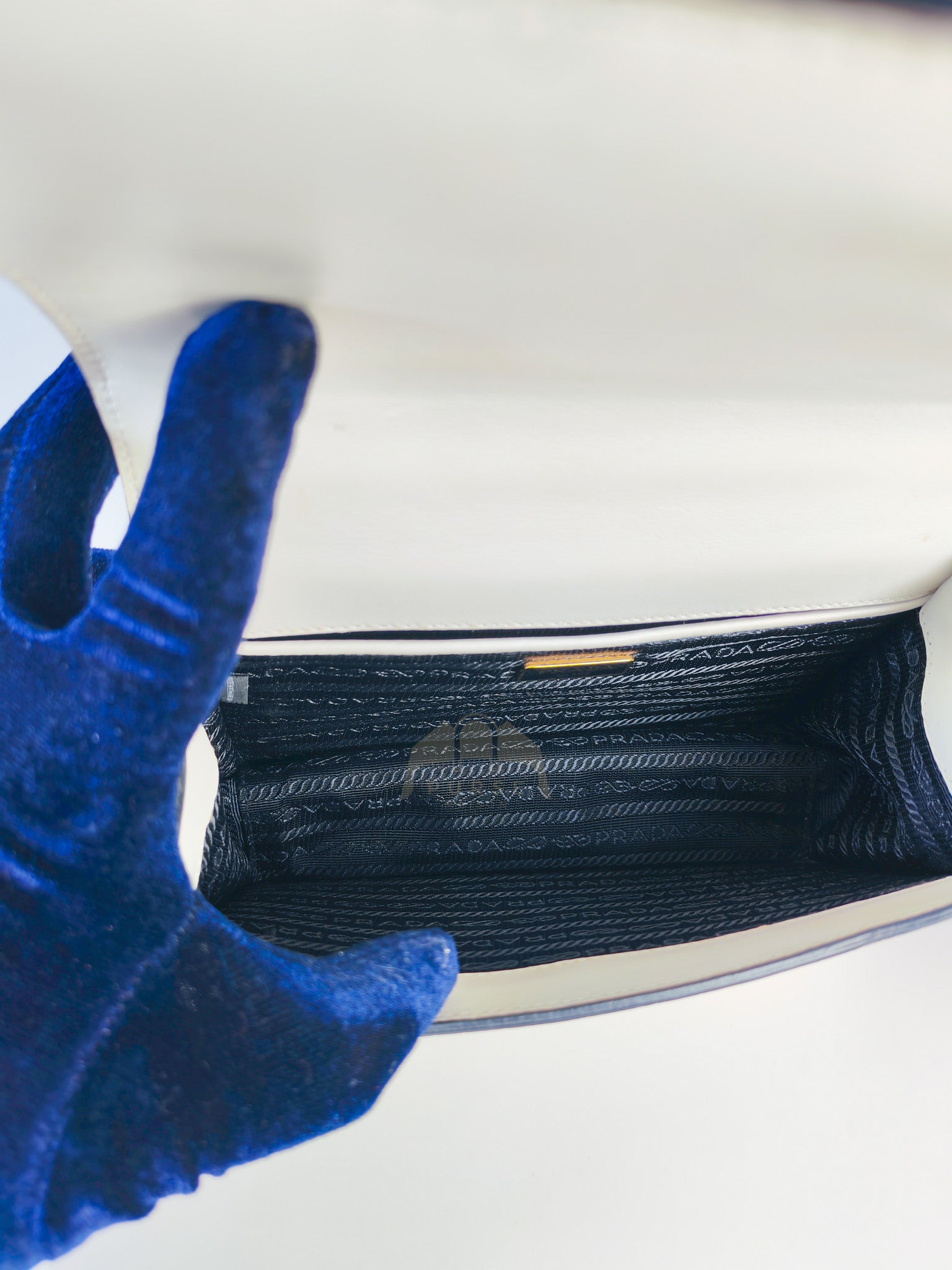 Pattina in Bianco Saffiano Leather Chain Shoulder Bag | Purse Maison Luxury Bags Shop