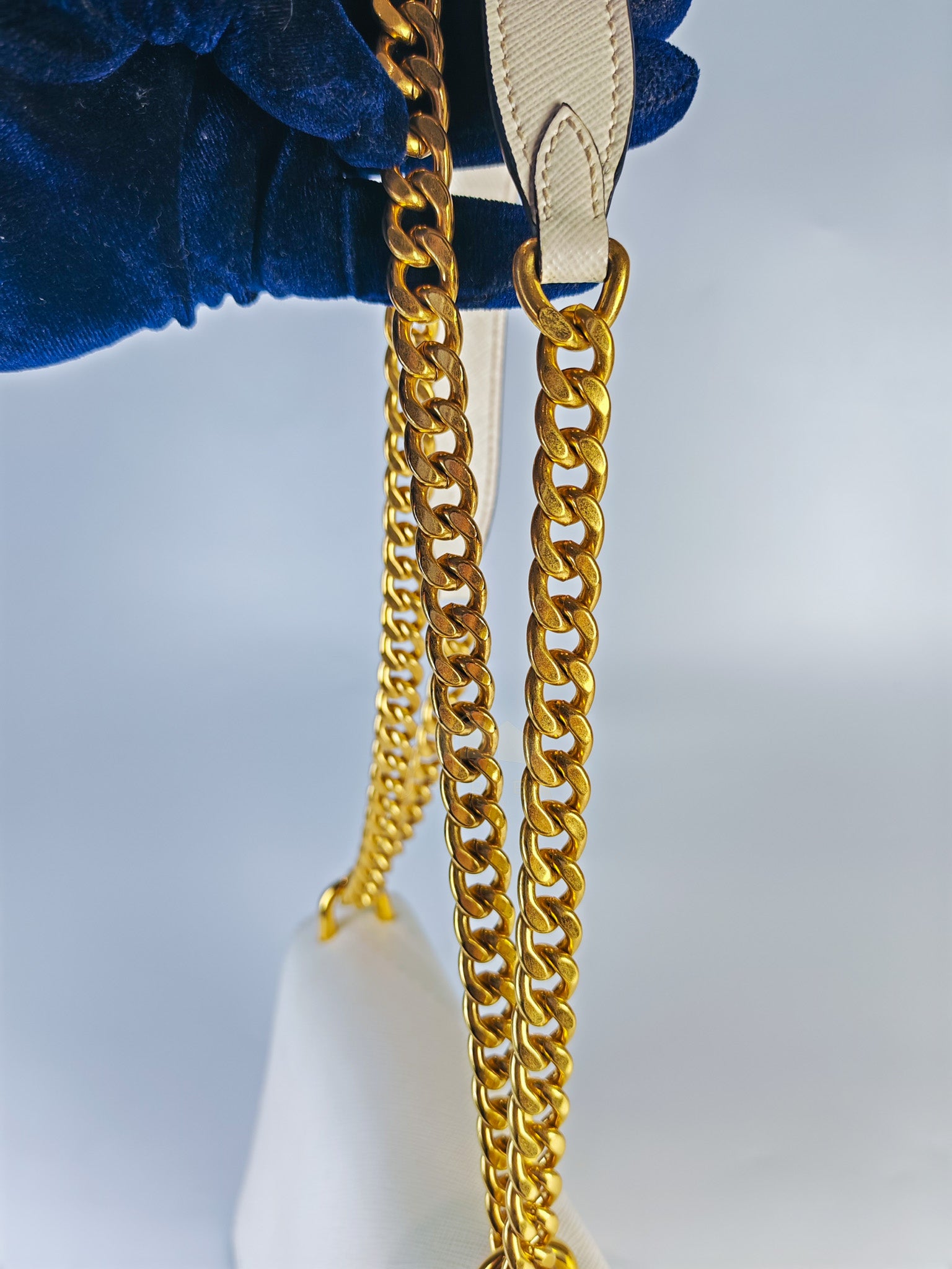 Pattina in Bianco Saffiano Leather Chain Shoulder Bag | Purse Maison Luxury Bags Shop