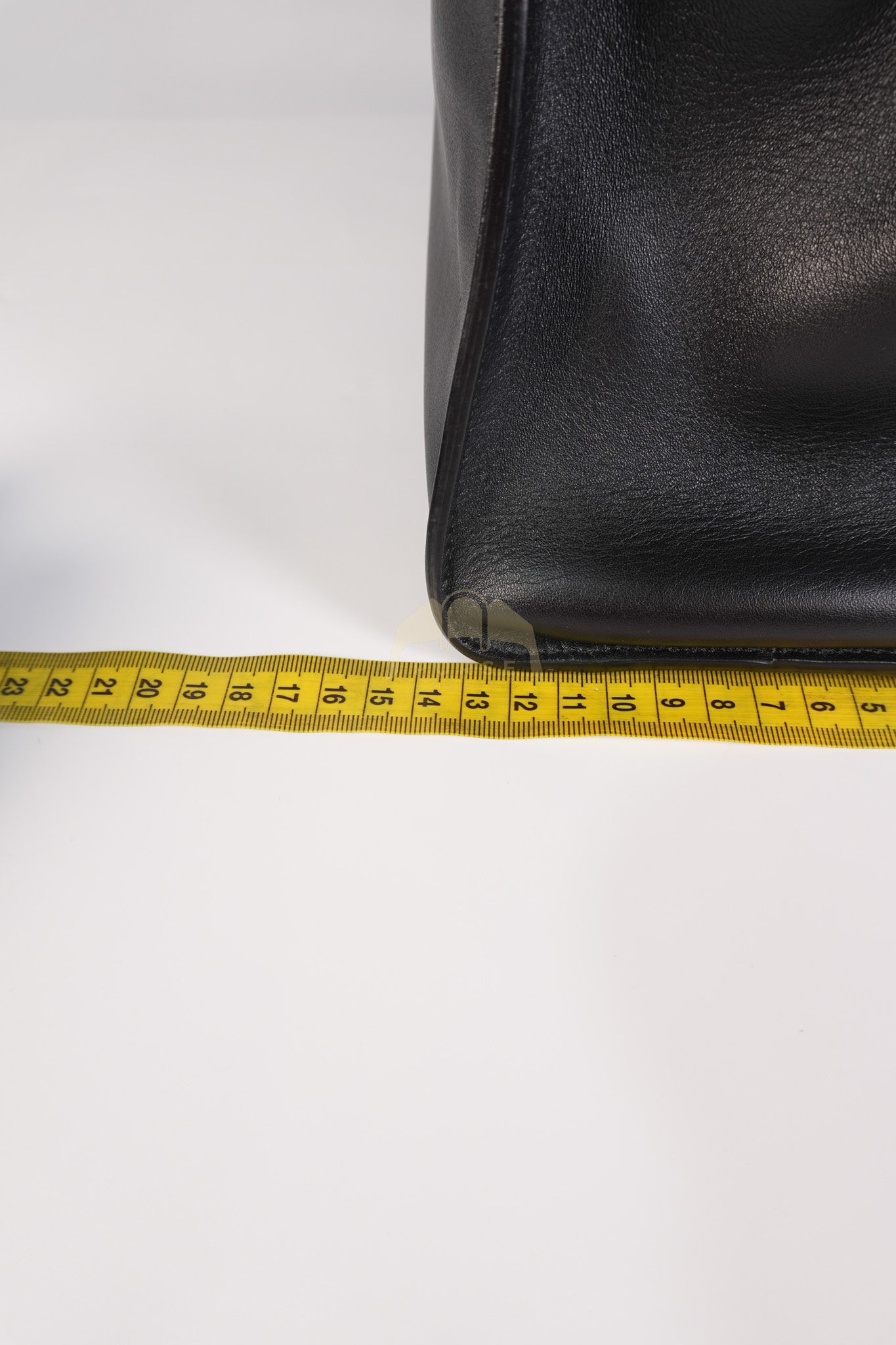 Peekaboo Hand Bag Medium in Black Shiny Calfskin Leather | Purse Maison Luxury Bags Shop