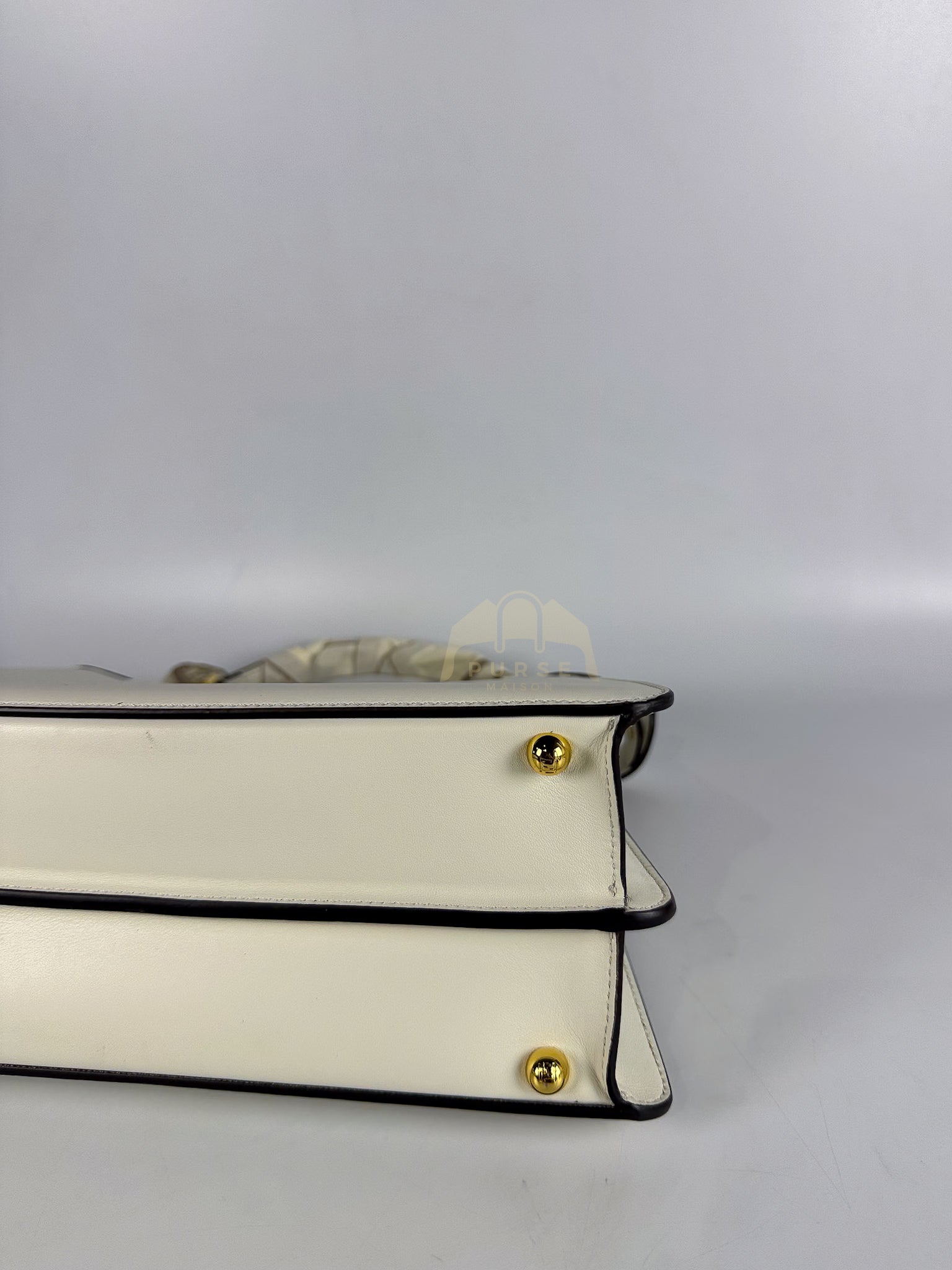 Peekaboo ISeeU Pochette Medium in White Calfskin Leather | Purse Maison Luxury Bags Shop