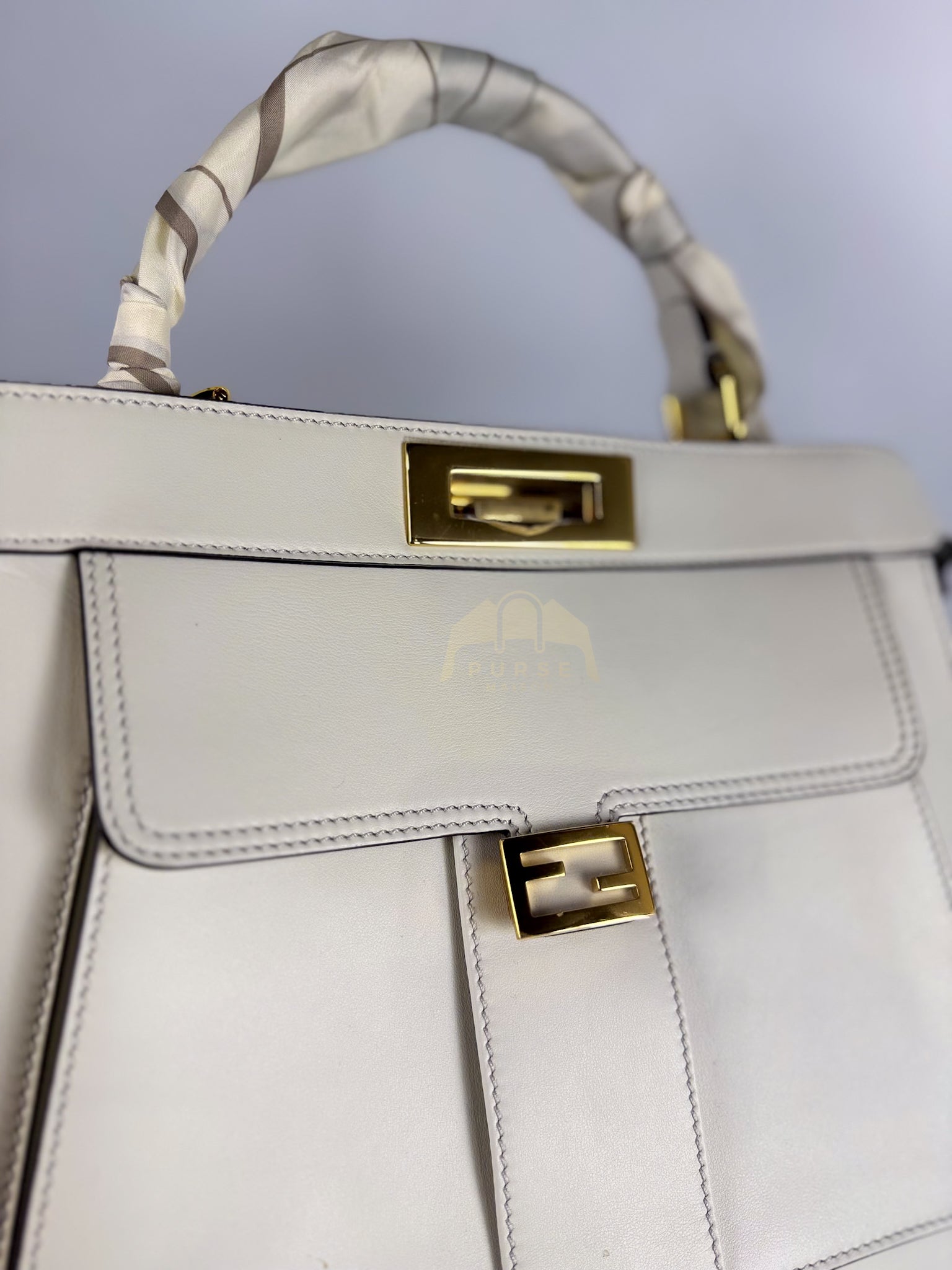 Peekaboo ISeeU Pochette Medium in White Calfskin Leather | Purse Maison Luxury Bags Shop
