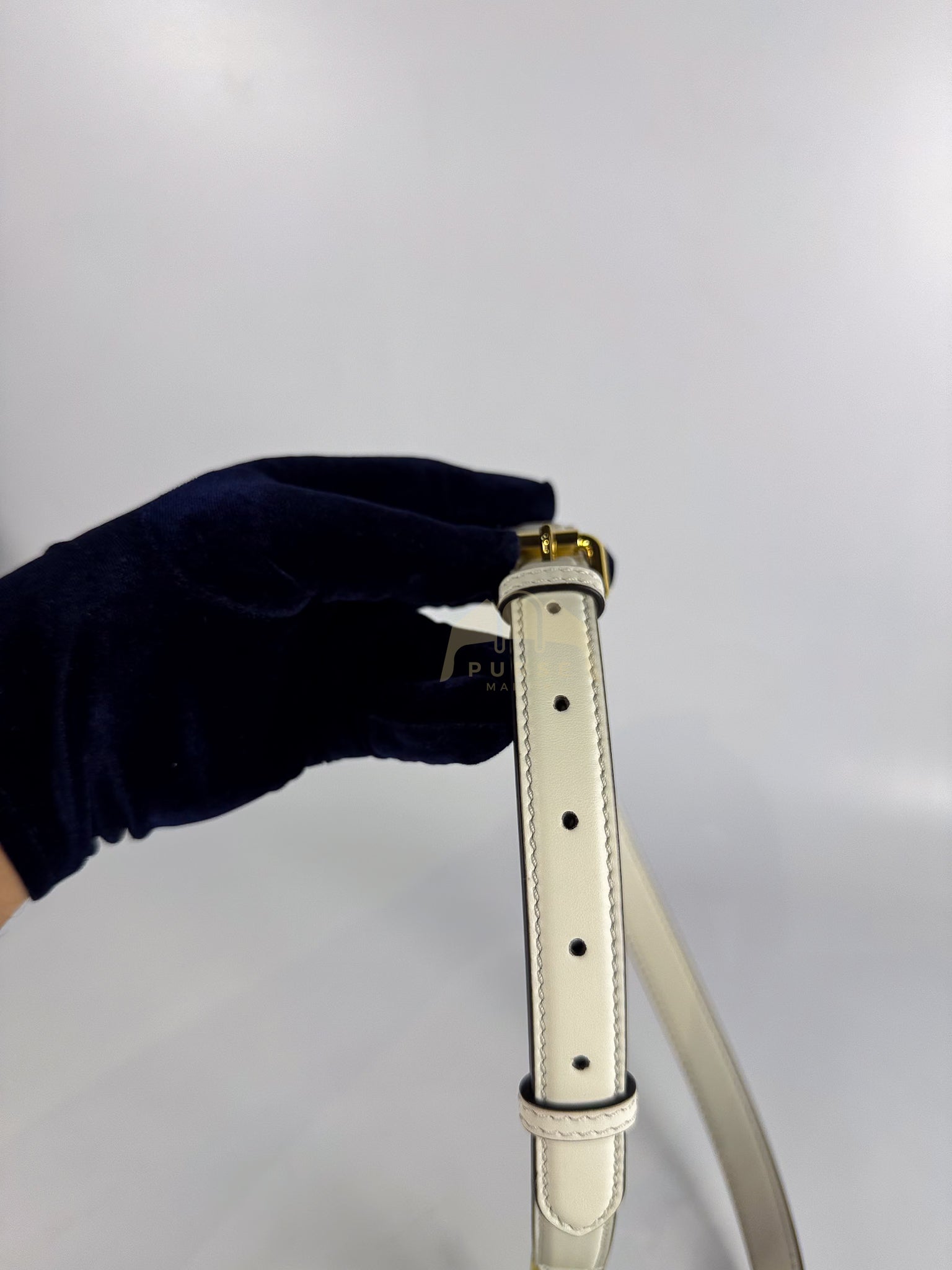 Peekaboo ISeeU Pochette Medium in White Calfskin Leather | Purse Maison Luxury Bags Shop