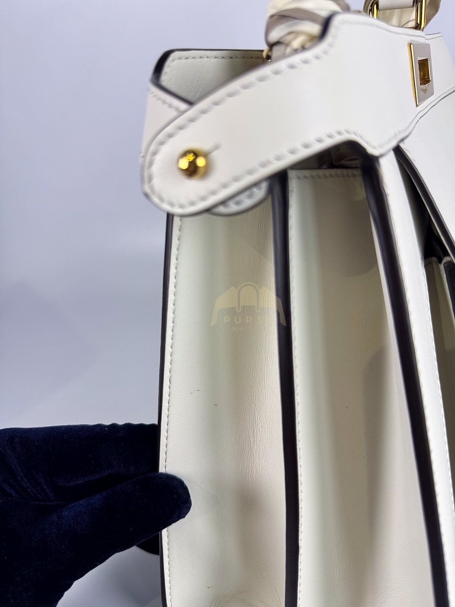 Peekaboo ISeeU Pochette Medium in White Calfskin Leather | Purse Maison Luxury Bags Shop