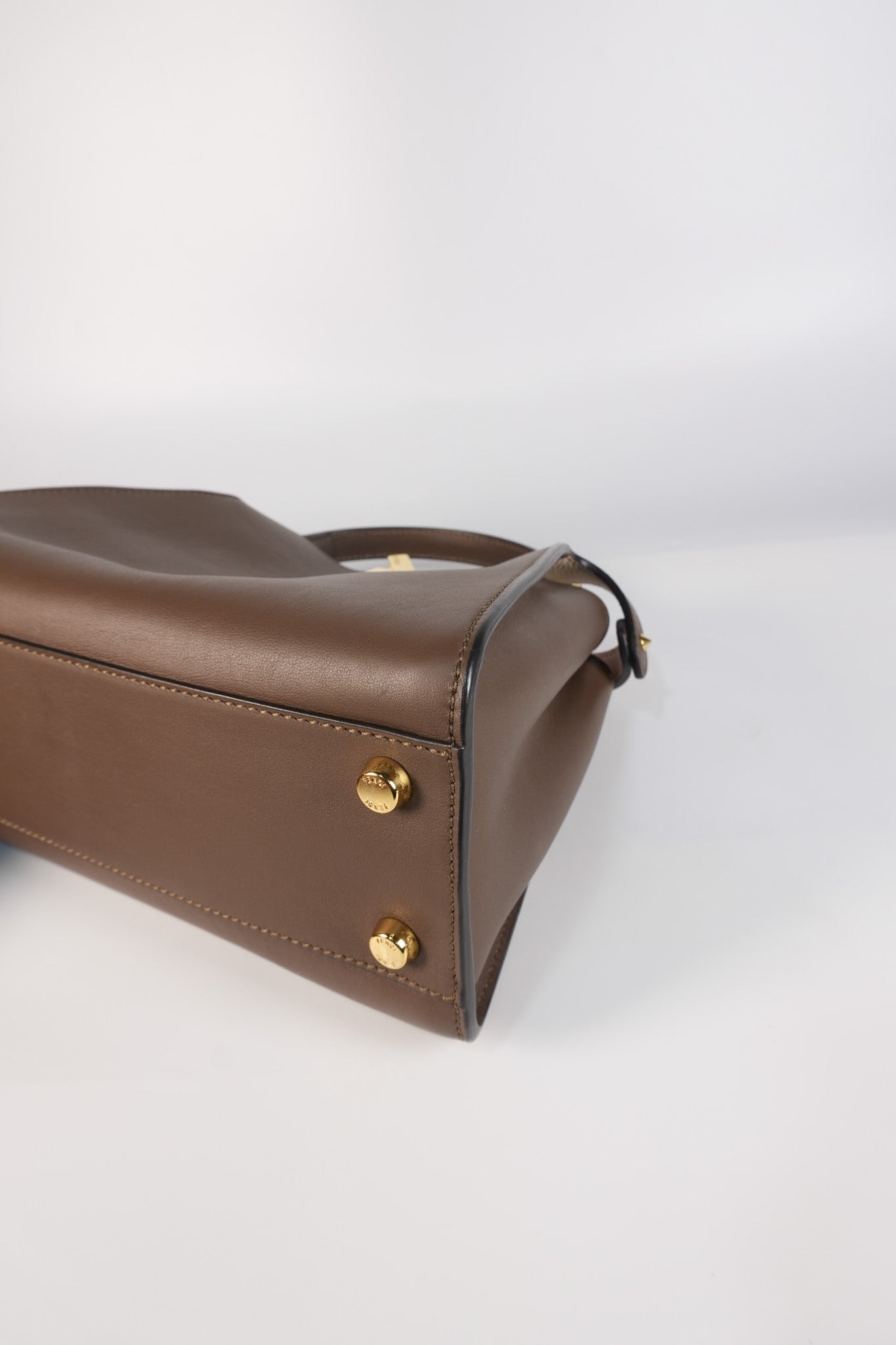 Peekaboo IseeU Small in Brown Calfskin Leather | Purse Maison Luxury Bags Shop