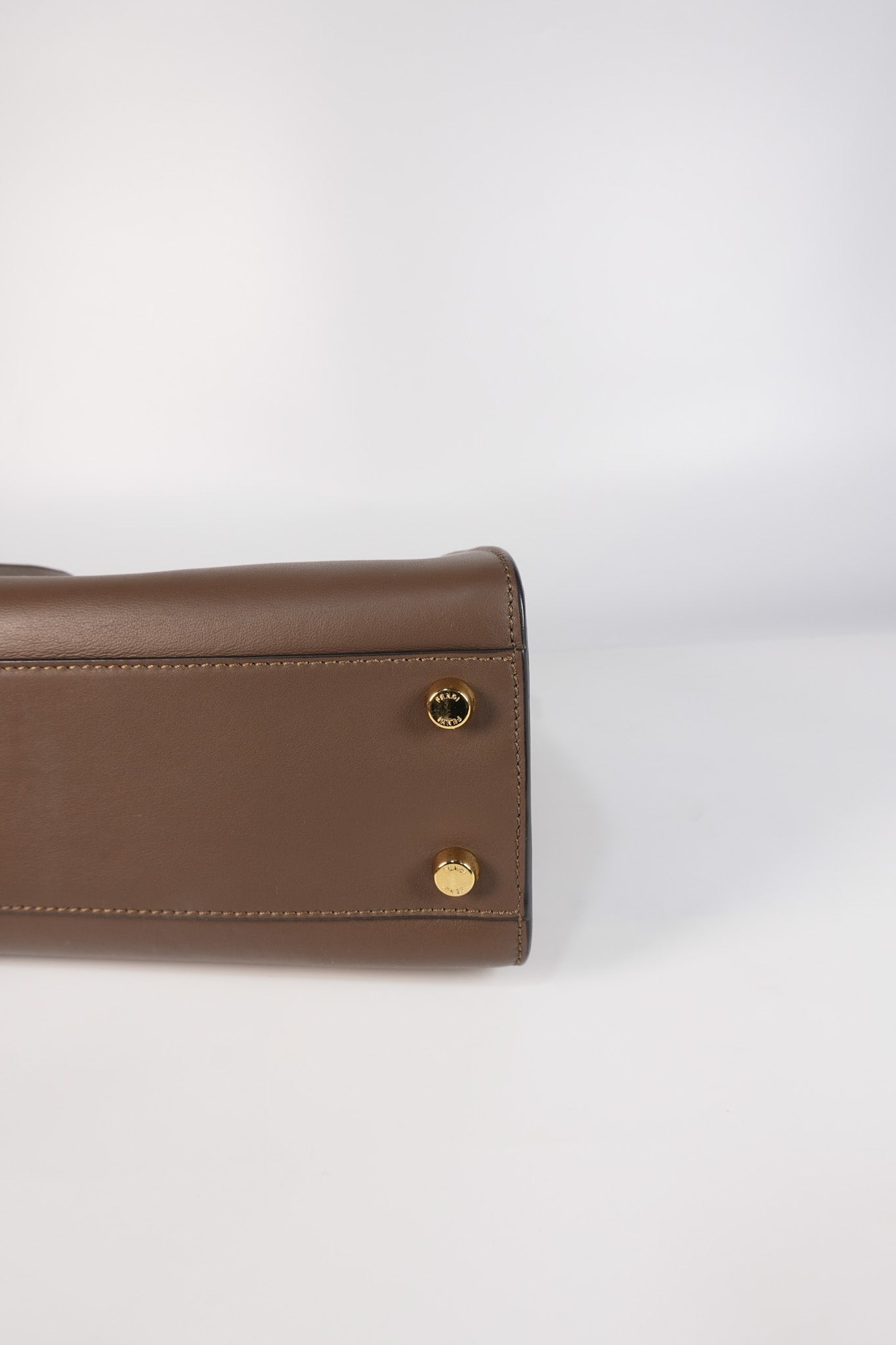 Peekaboo IseeU Small in Brown Calfskin Leather | Purse Maison Luxury Bags Shop