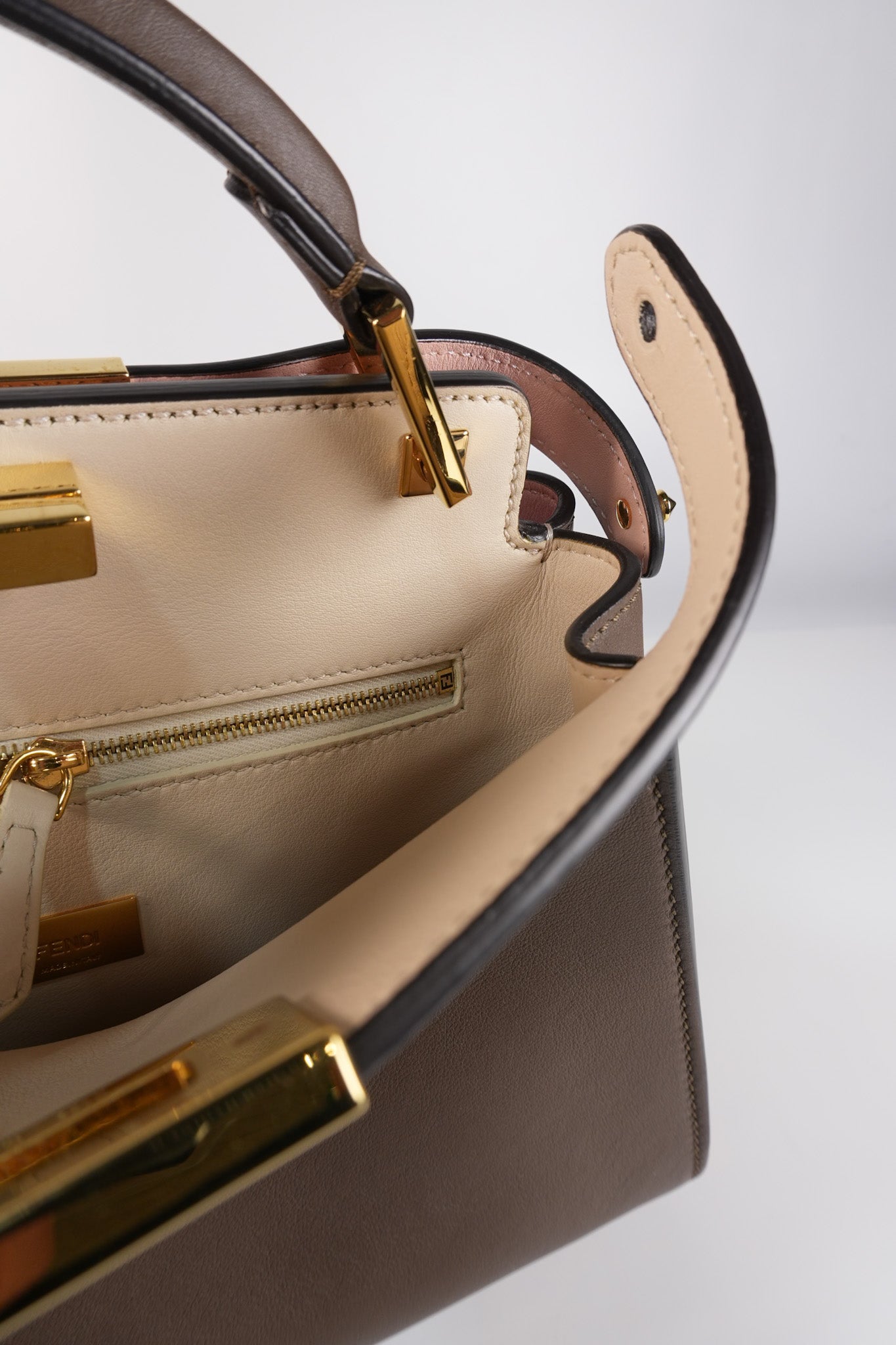 Peekaboo IseeU Small in Brown Calfskin Leather | Purse Maison Luxury Bags Shop