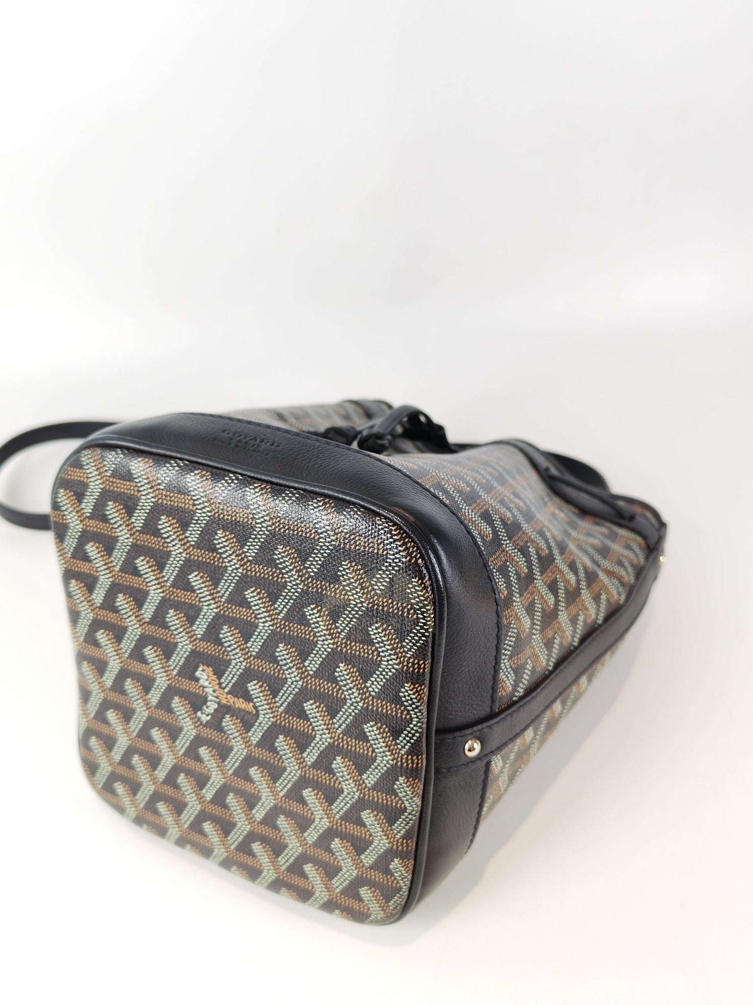 Petit Flot Bucket Sling Bag PM in Black Goyardine Canvas | Purse Maison Luxury Bags Shop