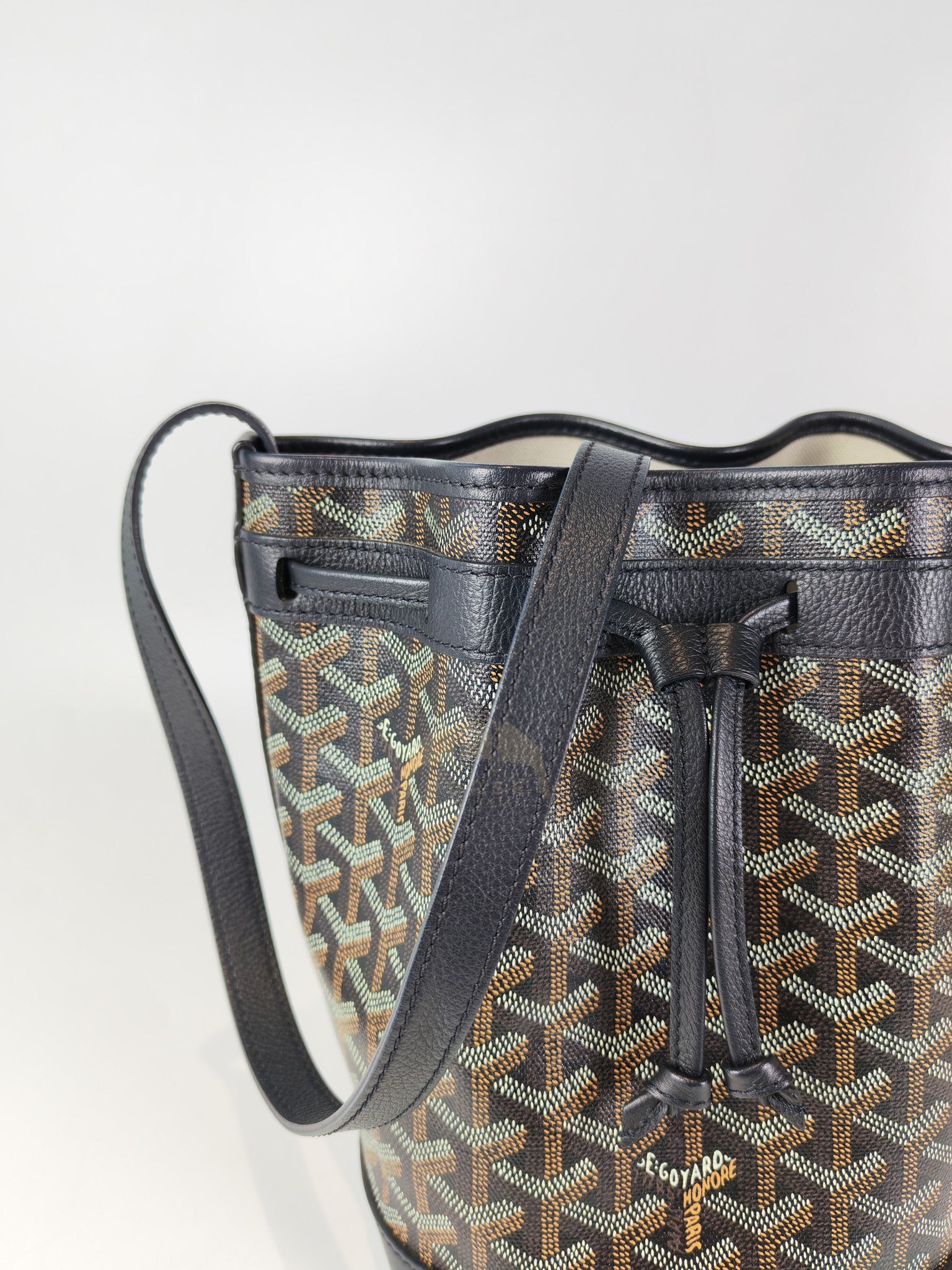 Petit Flot Bucket Sling Bag PM in Black Goyardine Canvas | Purse Maison Luxury Bags Shop