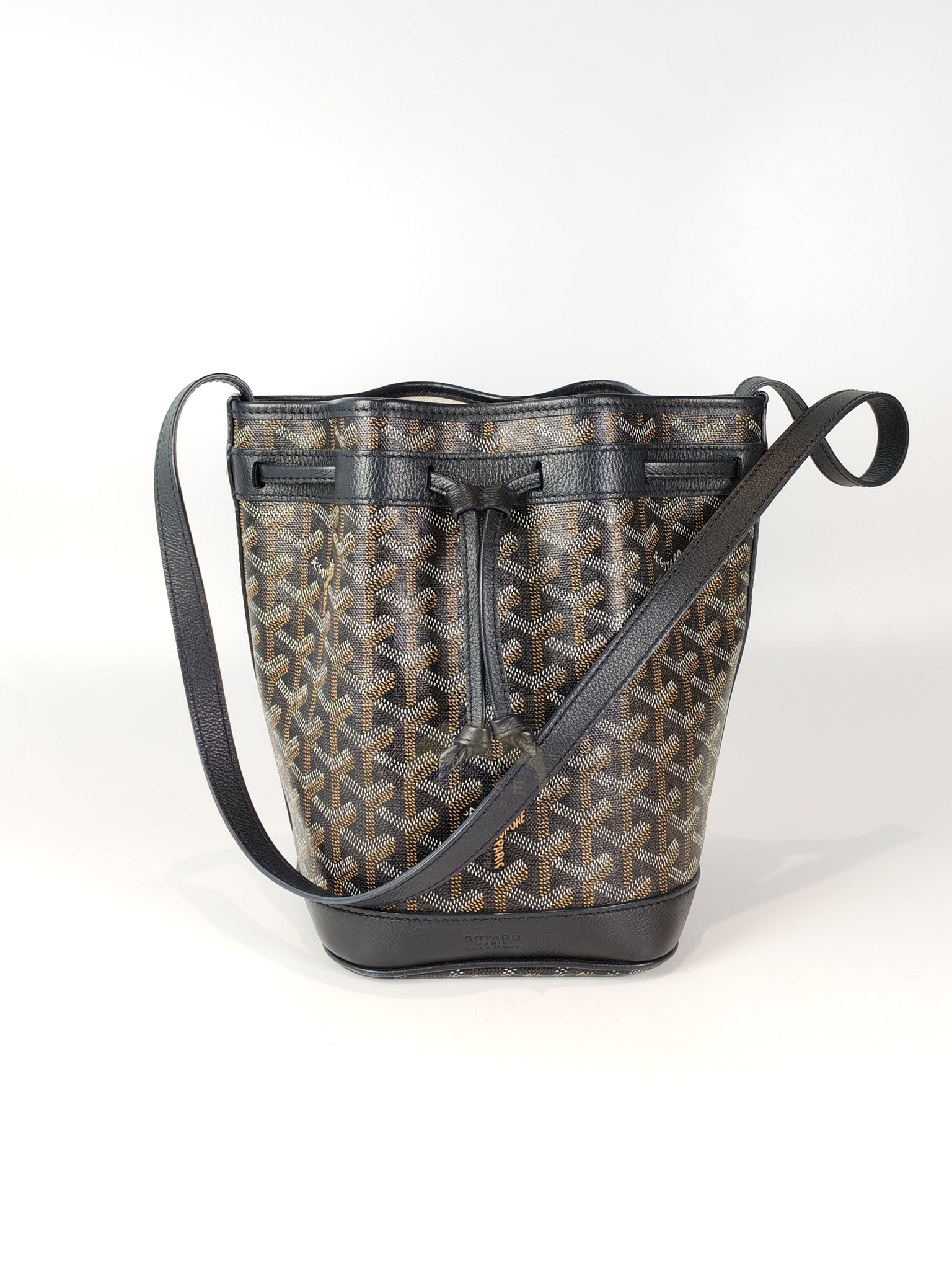 Petit Flot Bucket Sling Bag PM in Black Goyardine Canvas | Purse Maison Luxury Bags Shop