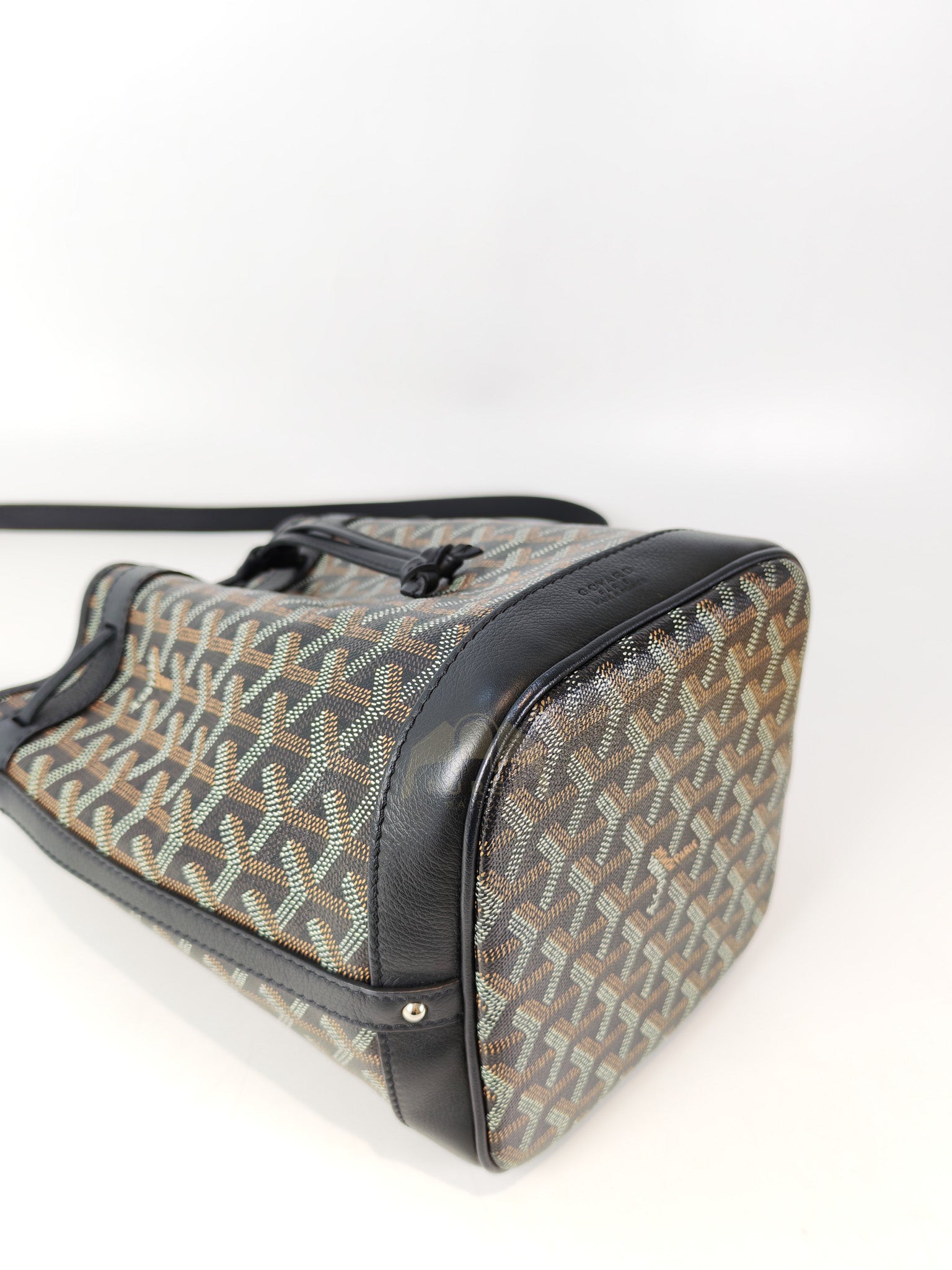 Petit Flot Bucket Sling Bag PM in Black Goyardine Canvas | Purse Maison Luxury Bags Shop