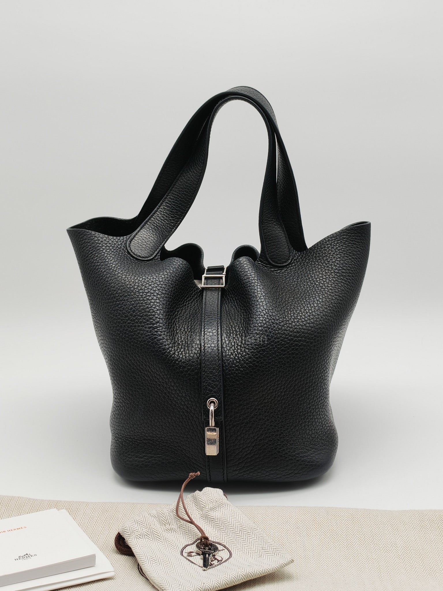 Picotin 22 in Noir Black Clemence Leather & Palladium Hardware Stamp T (2015)