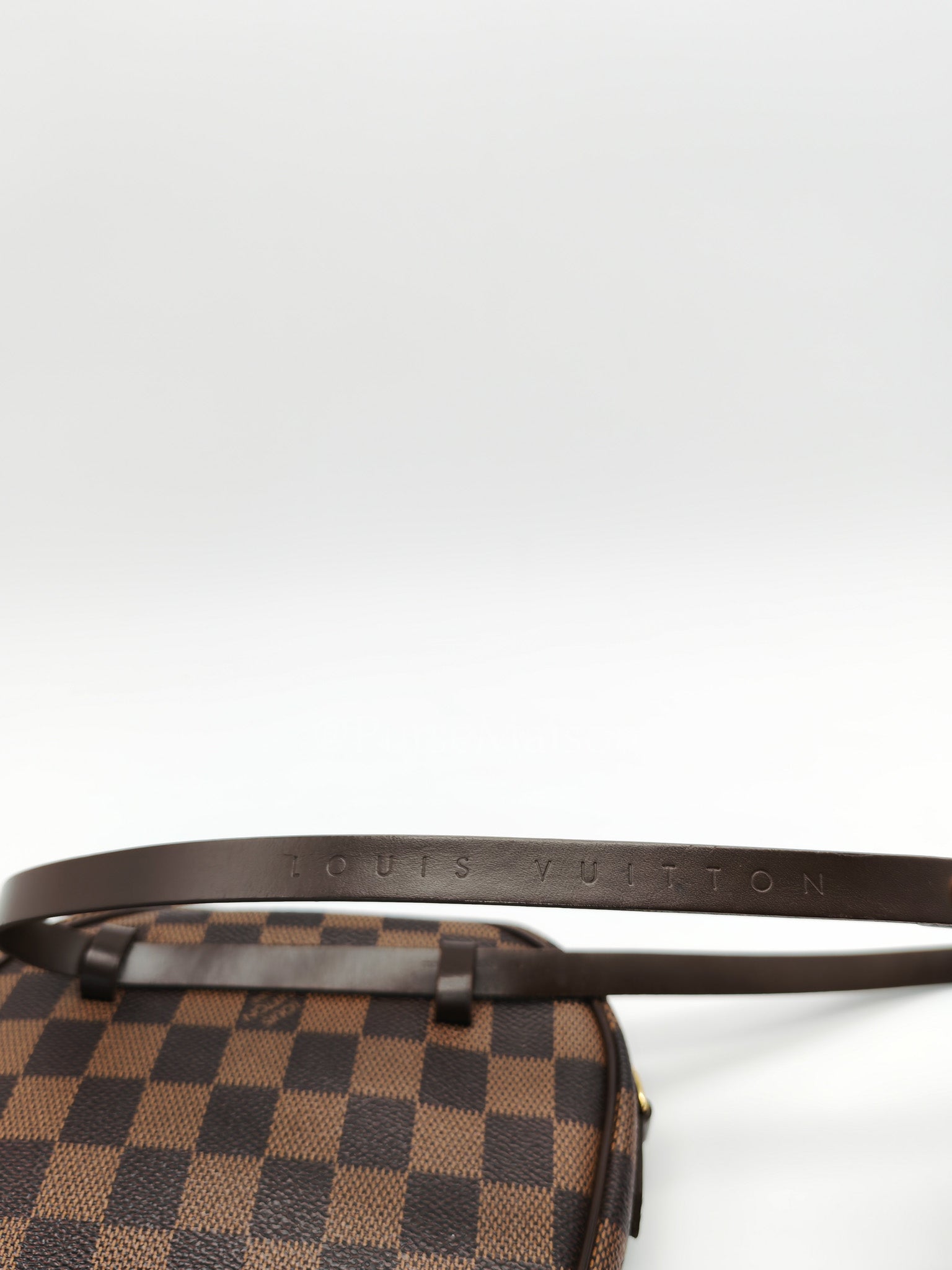 Pochette Ipanema in Damier Ebene Canvas and Gold Hardware (Datecode: FL0063) | Purse Maison Luxury Bags Shop