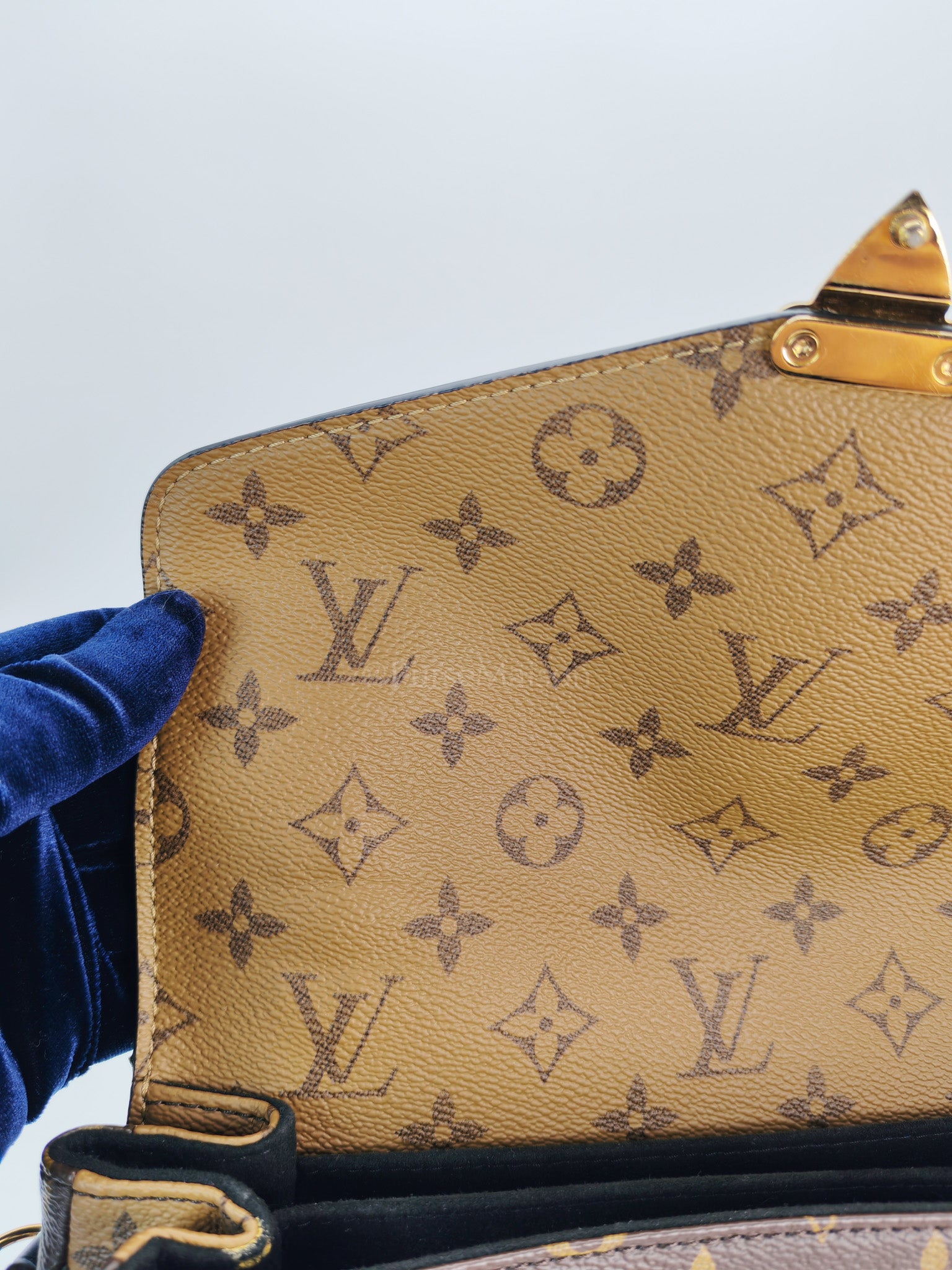 Pochette Metis in Reverse Monogram Canvas (Date Code: FO5129) | Purse Maison Luxury Bags Shop