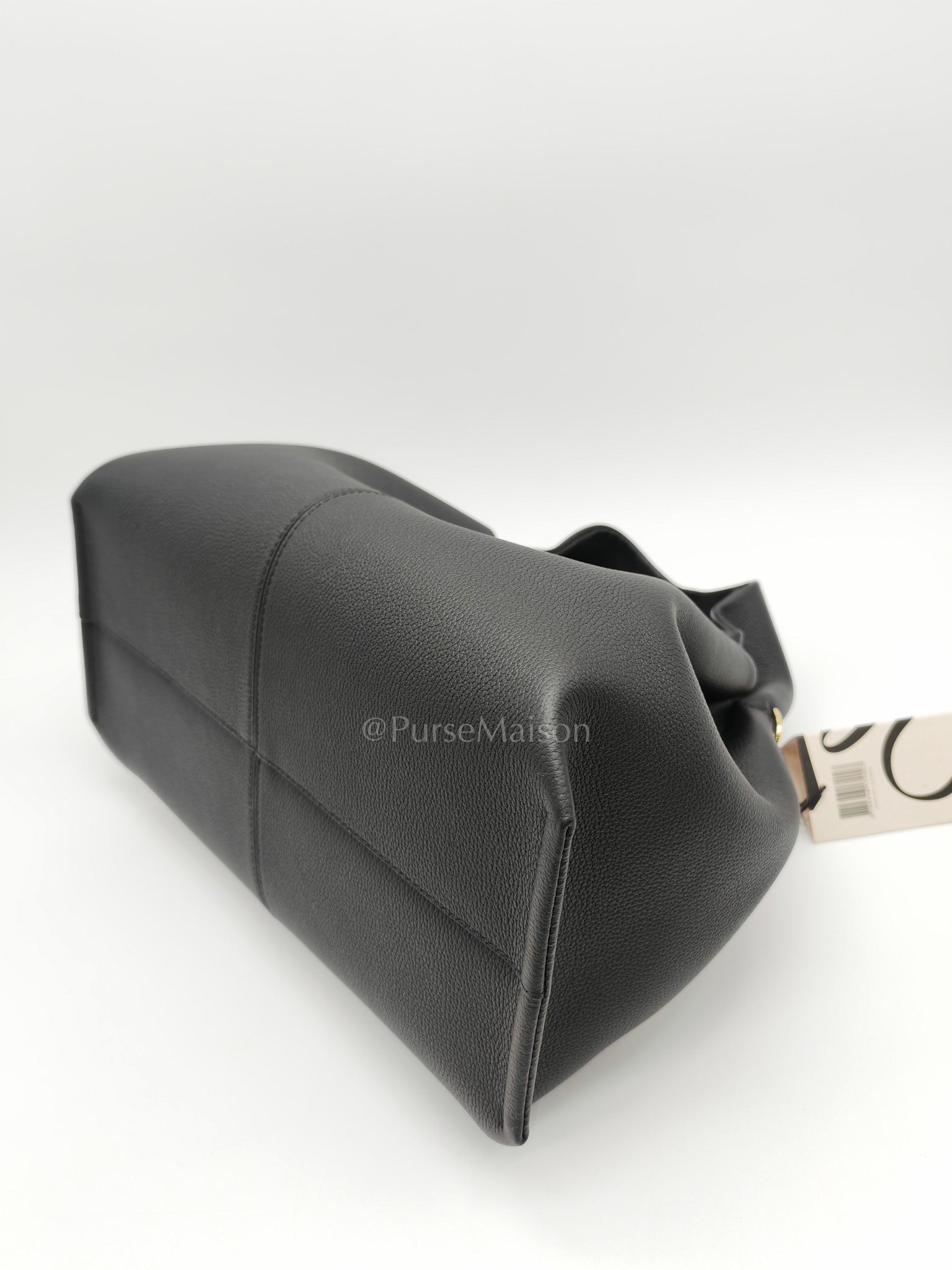 Neuf in Black Graine Leather Shoulder Bag