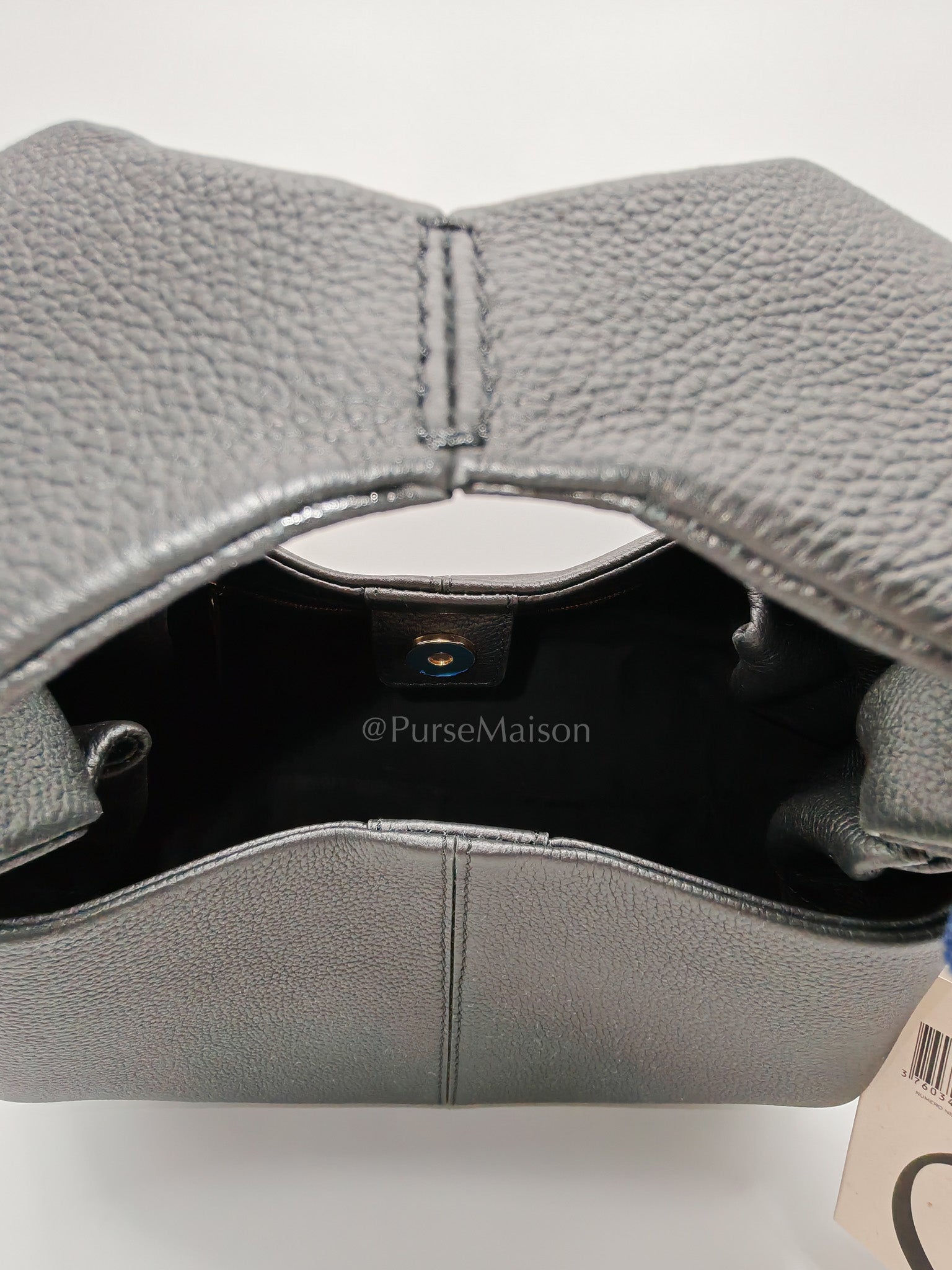 Neuf in Black Graine Leather Shoulder Bag