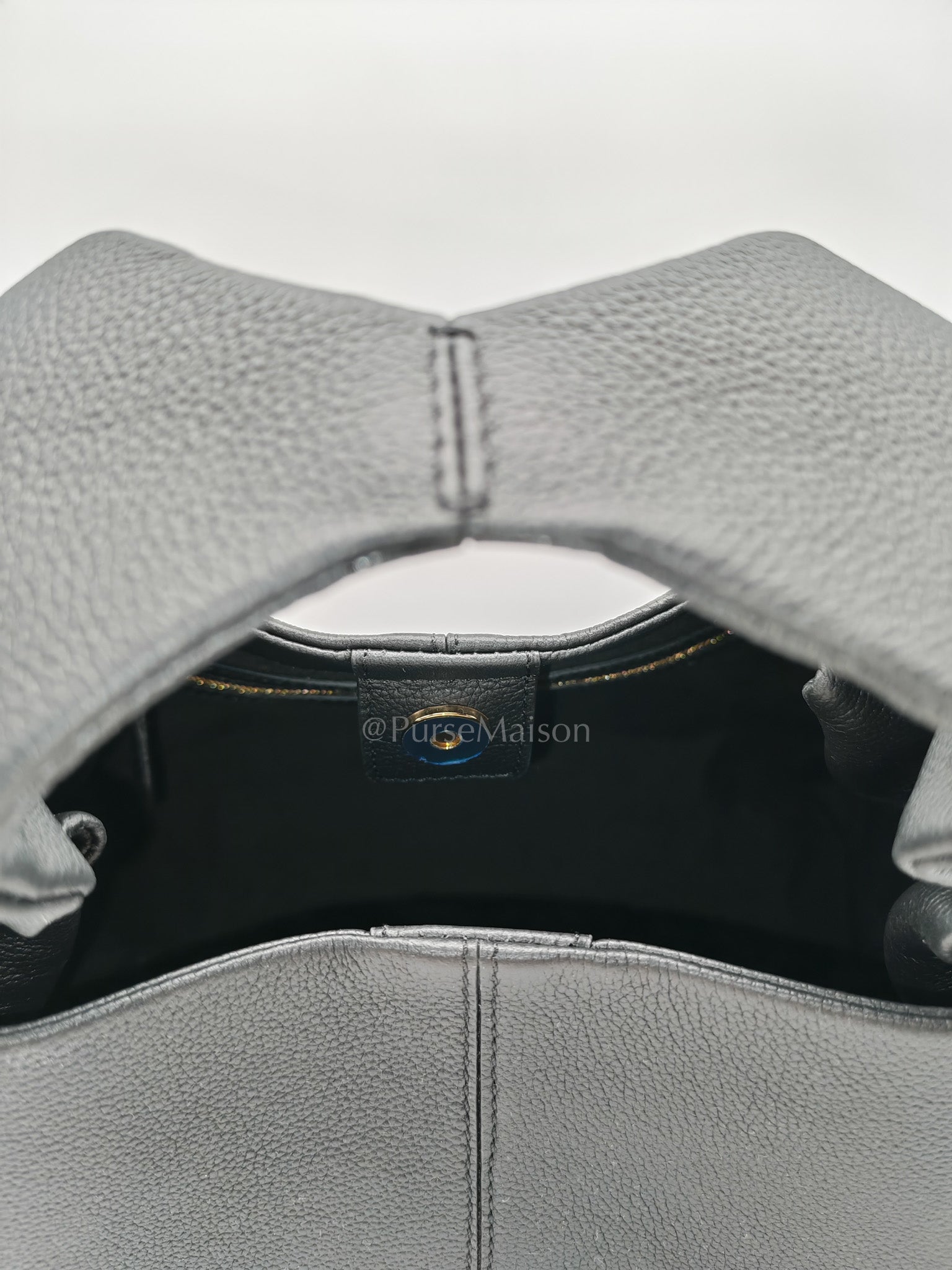Neuf in Black Graine Leather Shoulder Bag