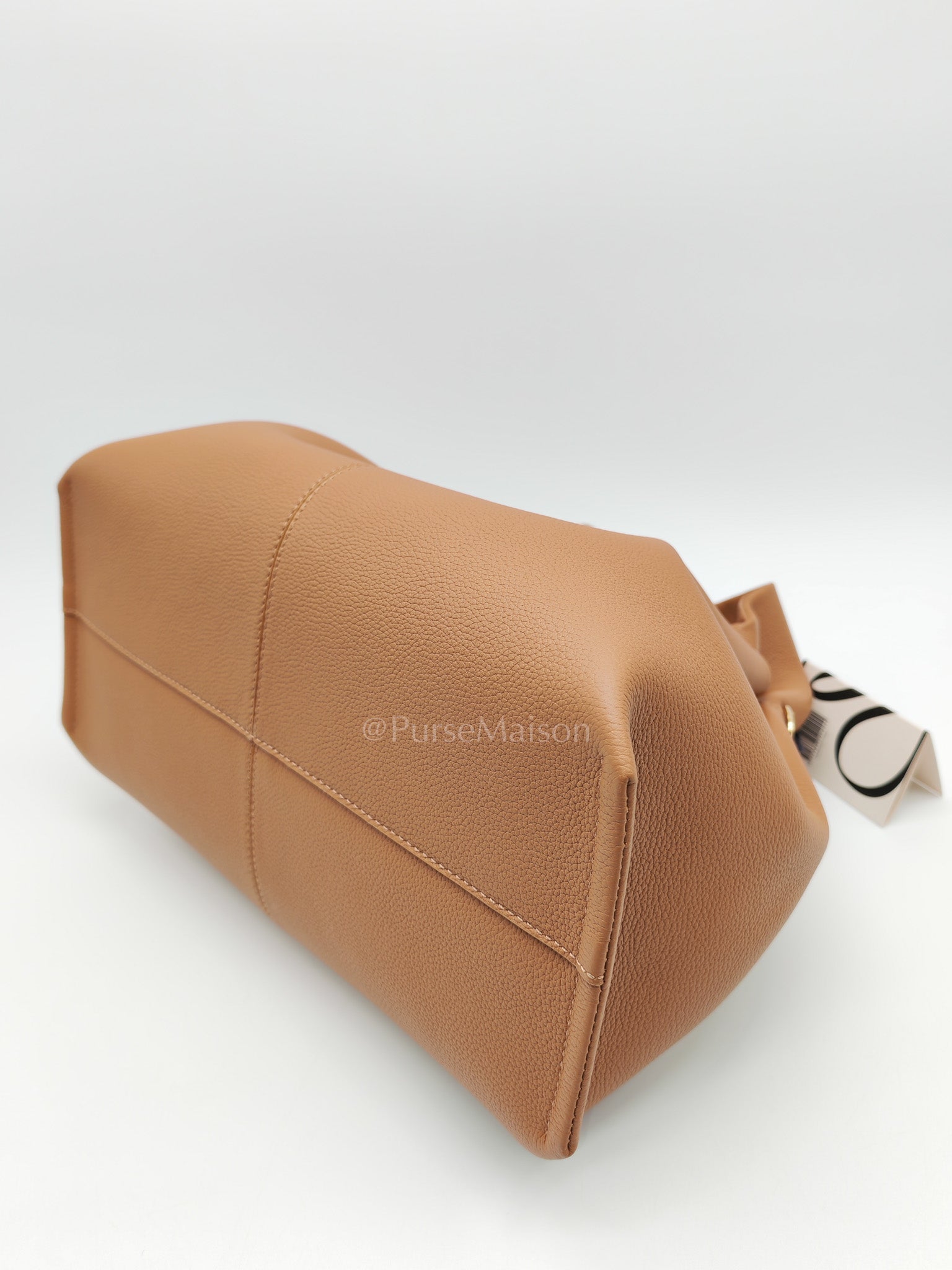 Numero Neuf in Camel Graine Leather