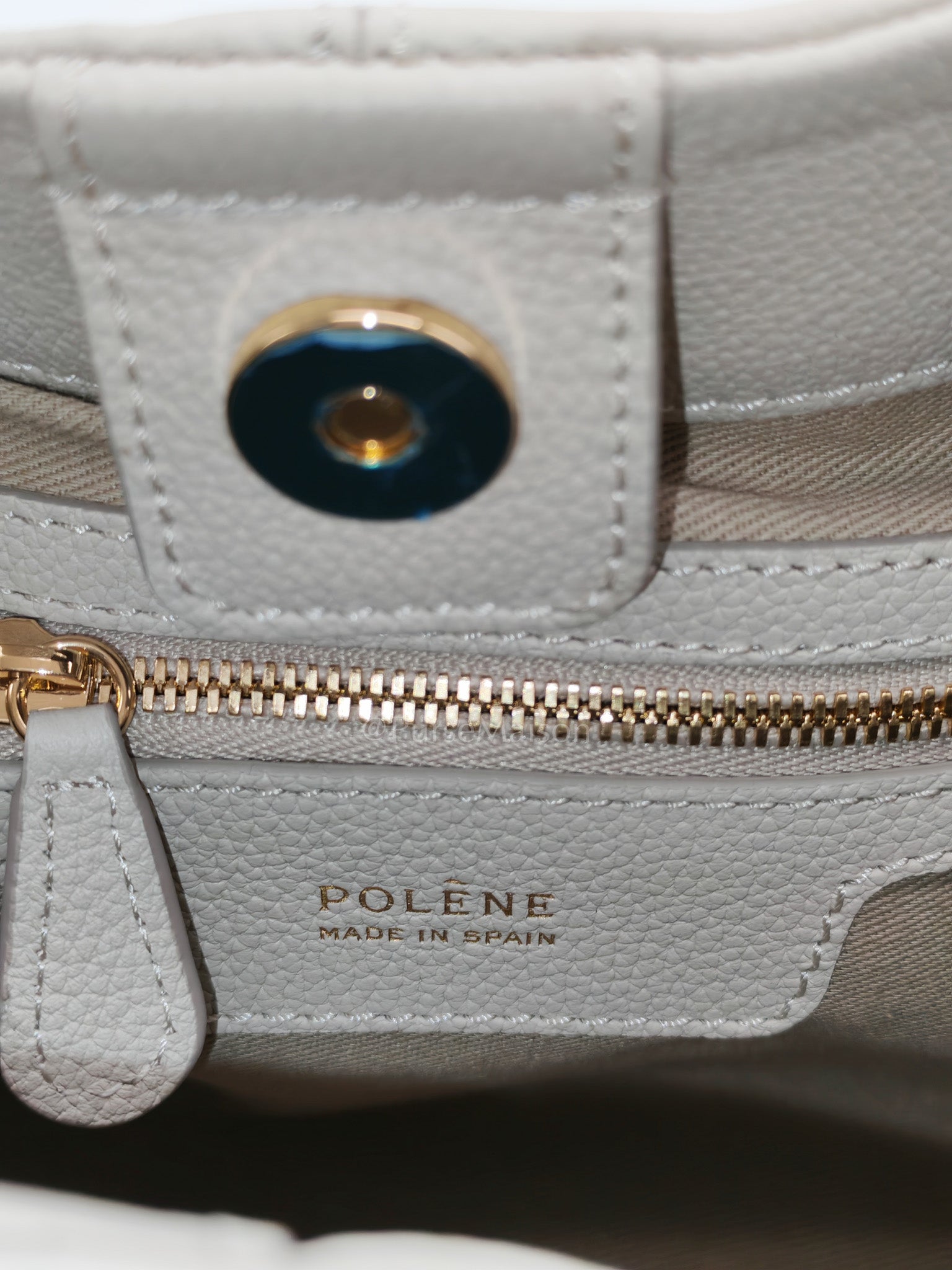 Neuf in Chalk Graine Leather Shoulder Bag