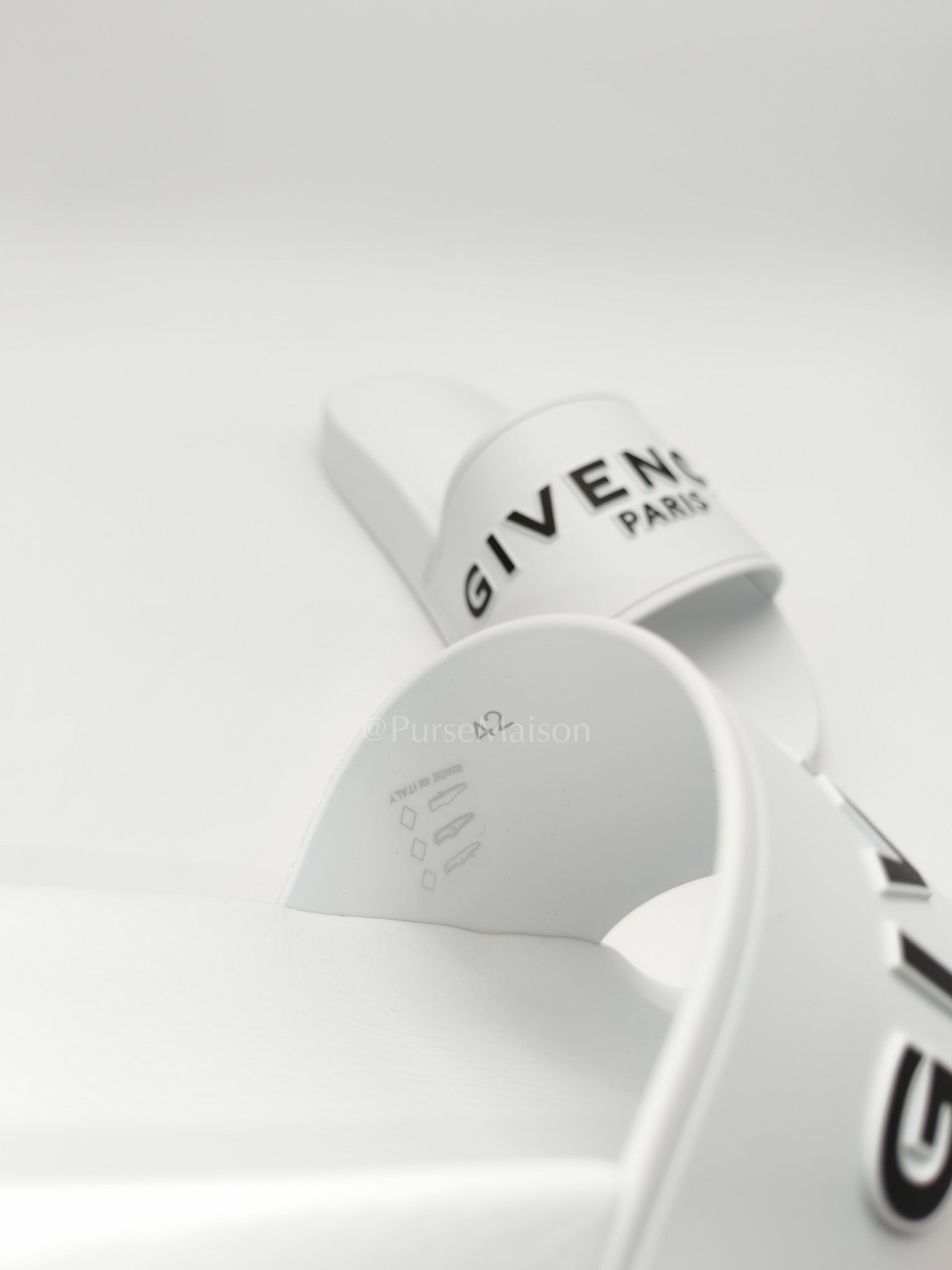 White Rubber Givenchy Pool Slides Size 42 EU (28.5 cm)