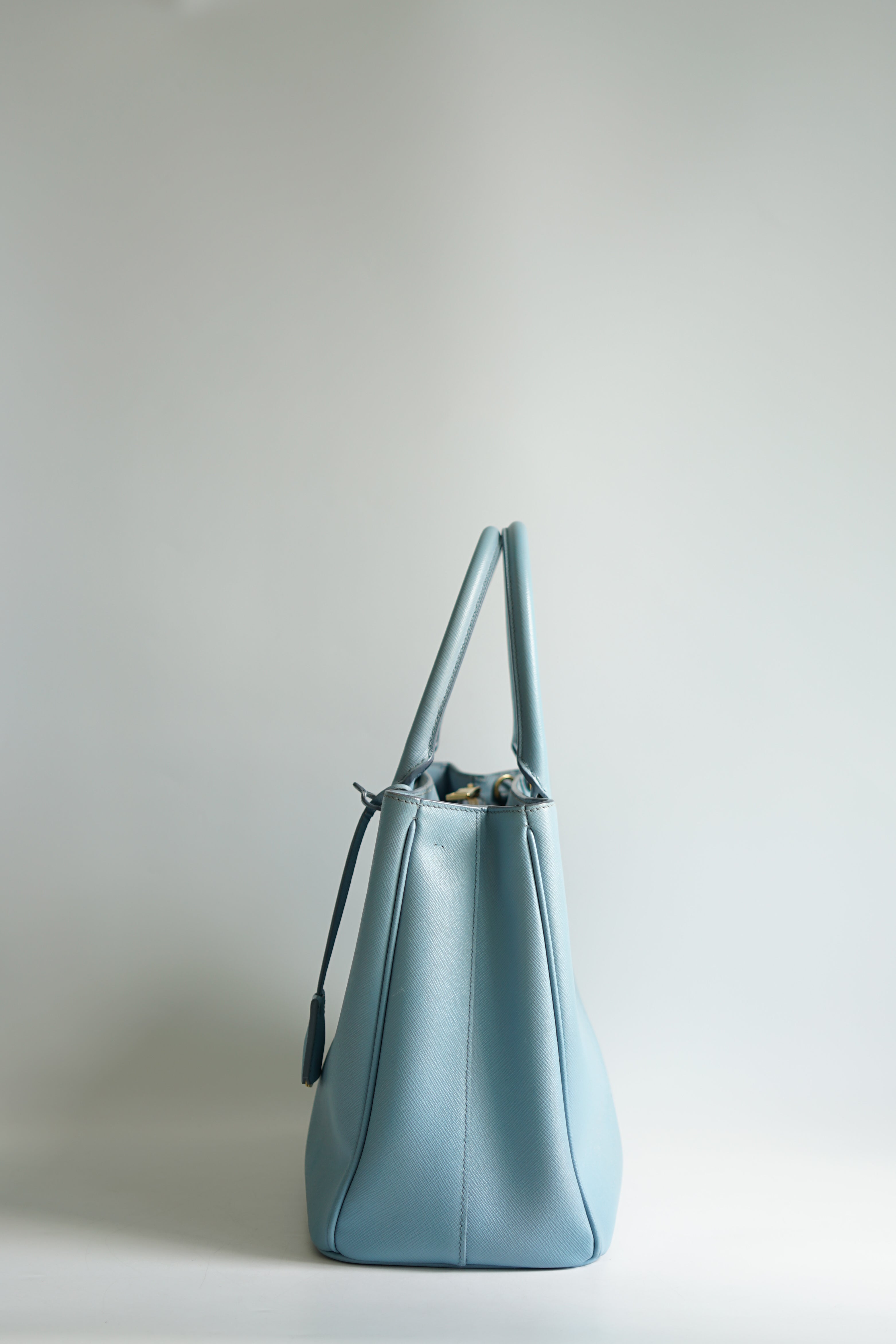 Prada Galleria 1BA874 Single Zip Medium Light Blue (Astrale) Saffiano Lux Bag