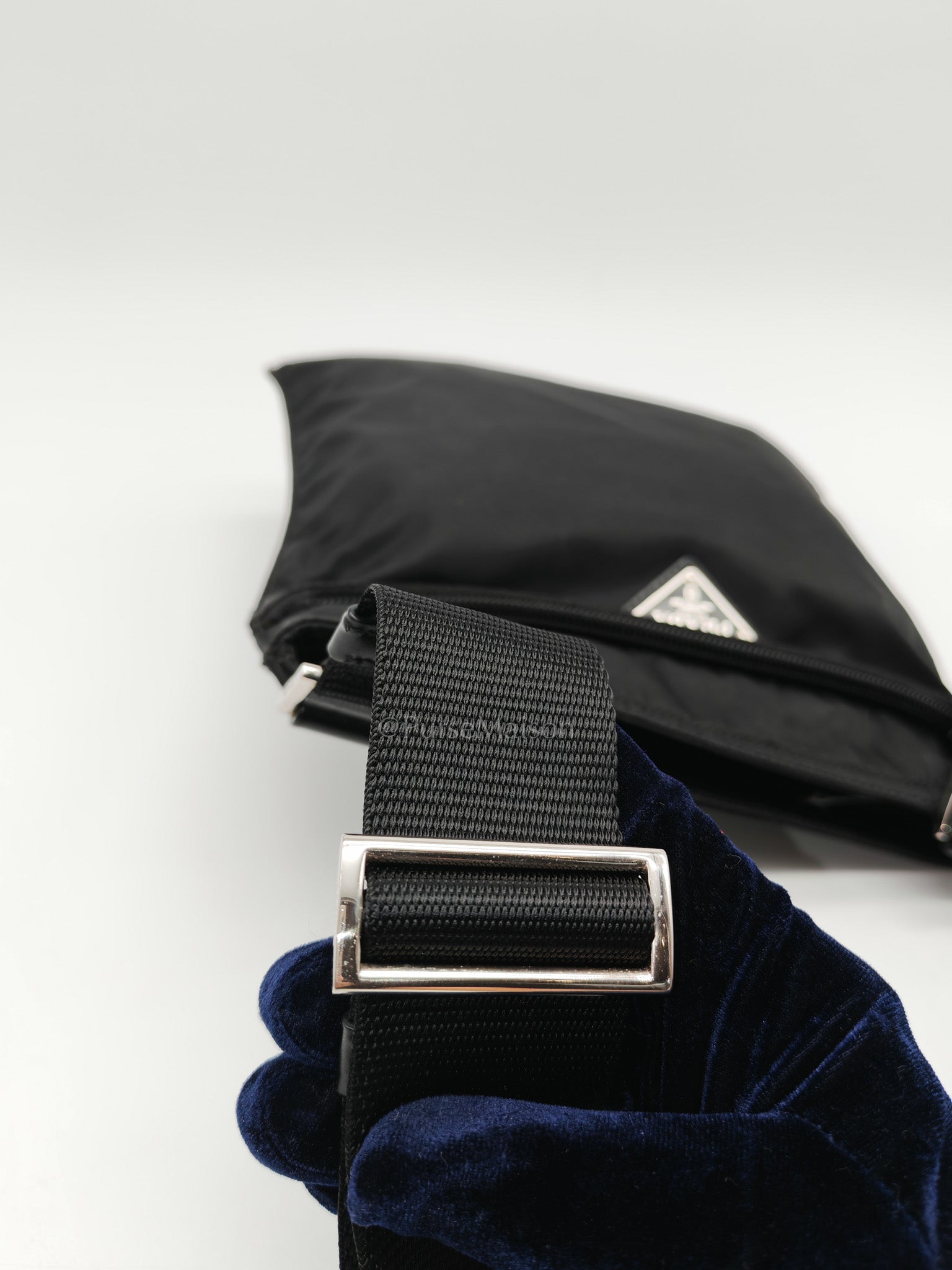 Vela Flat Messenger Bag in Black Nylon Canvas | Purse Maison Luxury Bags Shop