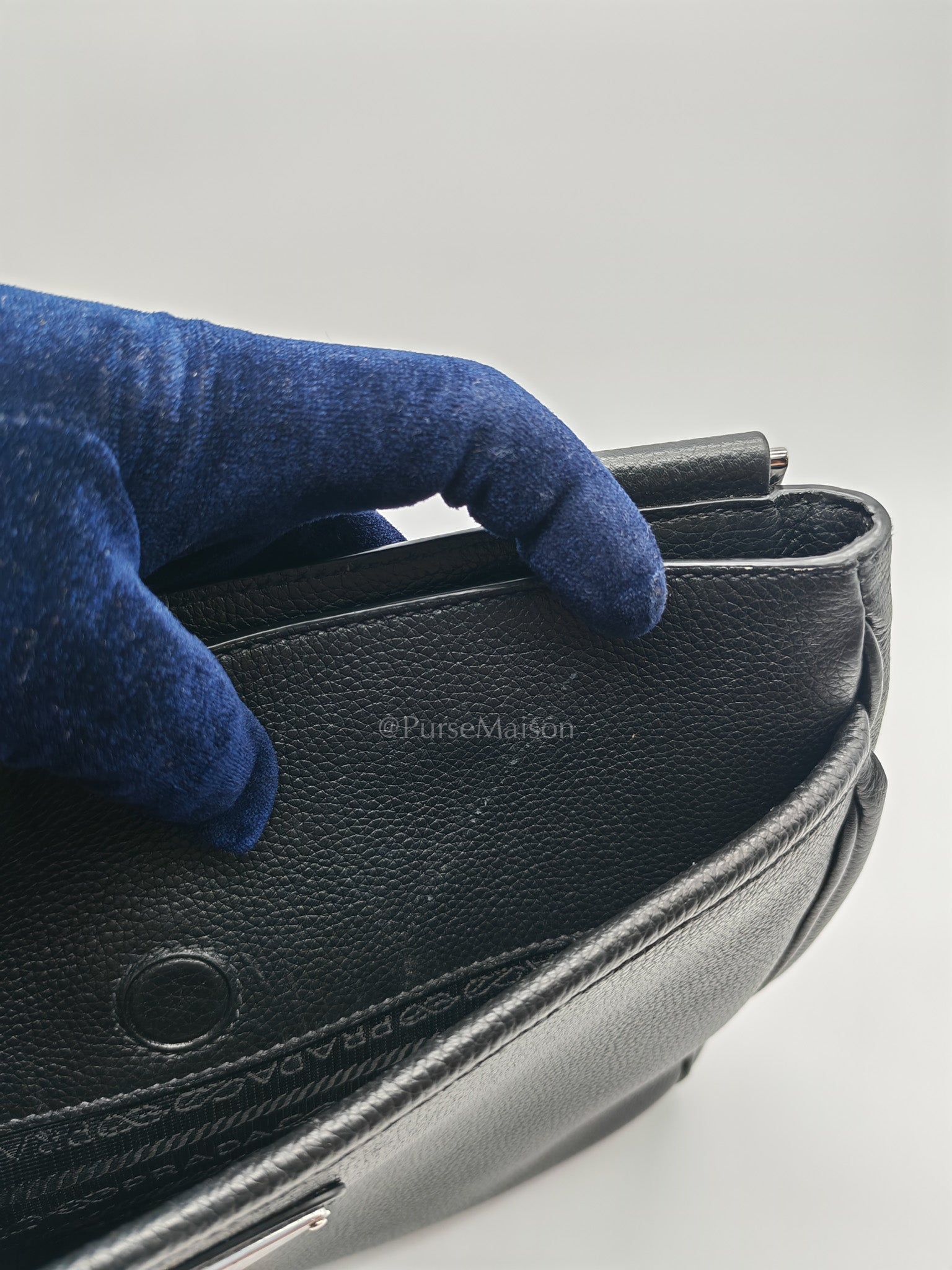 Vitello City Shoulder Bag in Calfskin Leather & Silver Hardware | Purse Maison Luxury Bags Shop