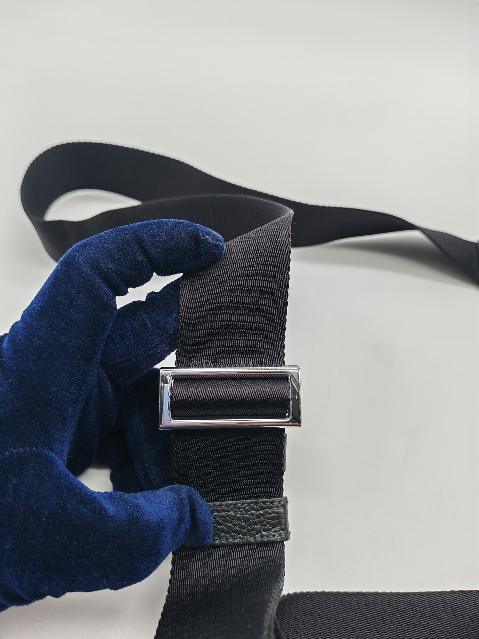 Vitello City Shoulder Bag in Calfskin Leather & Silver Hardware | Purse Maison Luxury Bags Shop
