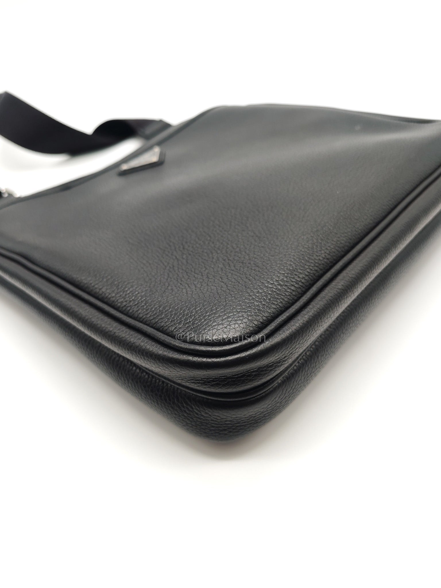 Vitello City Shoulder Bag in Calfskin Leather & Silver Hardware | Purse Maison Luxury Bags Shop