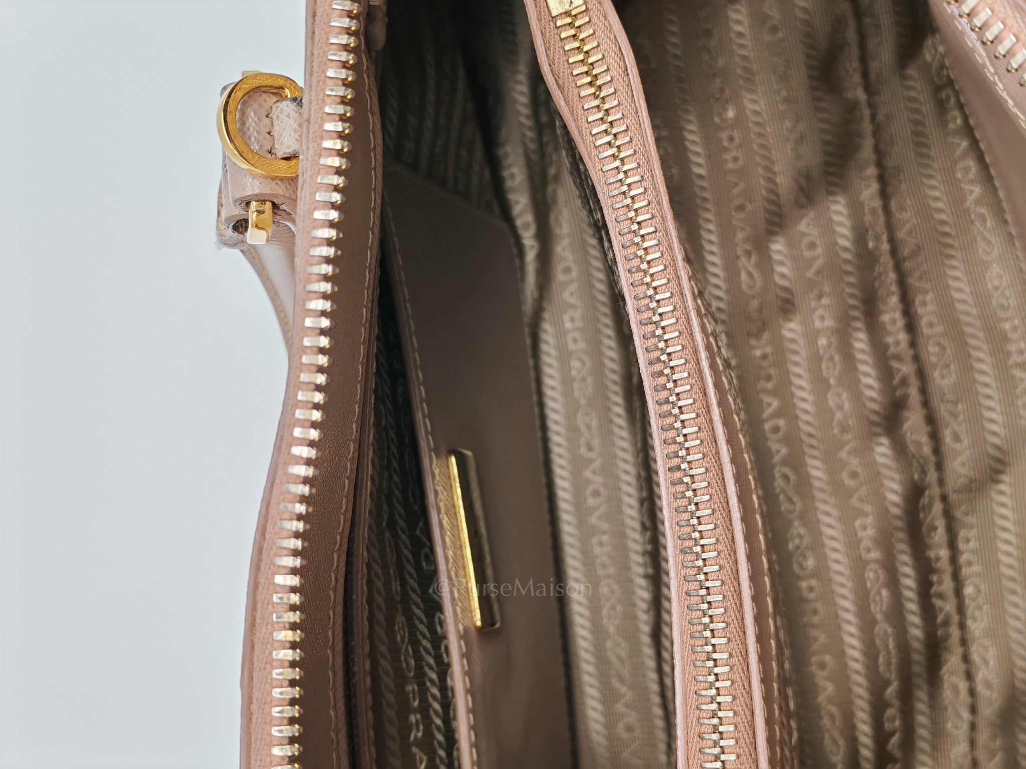 Promenade Bag Medium in Beige Saffiano Lux Leather | Purse Maison Luxury Bags Shop