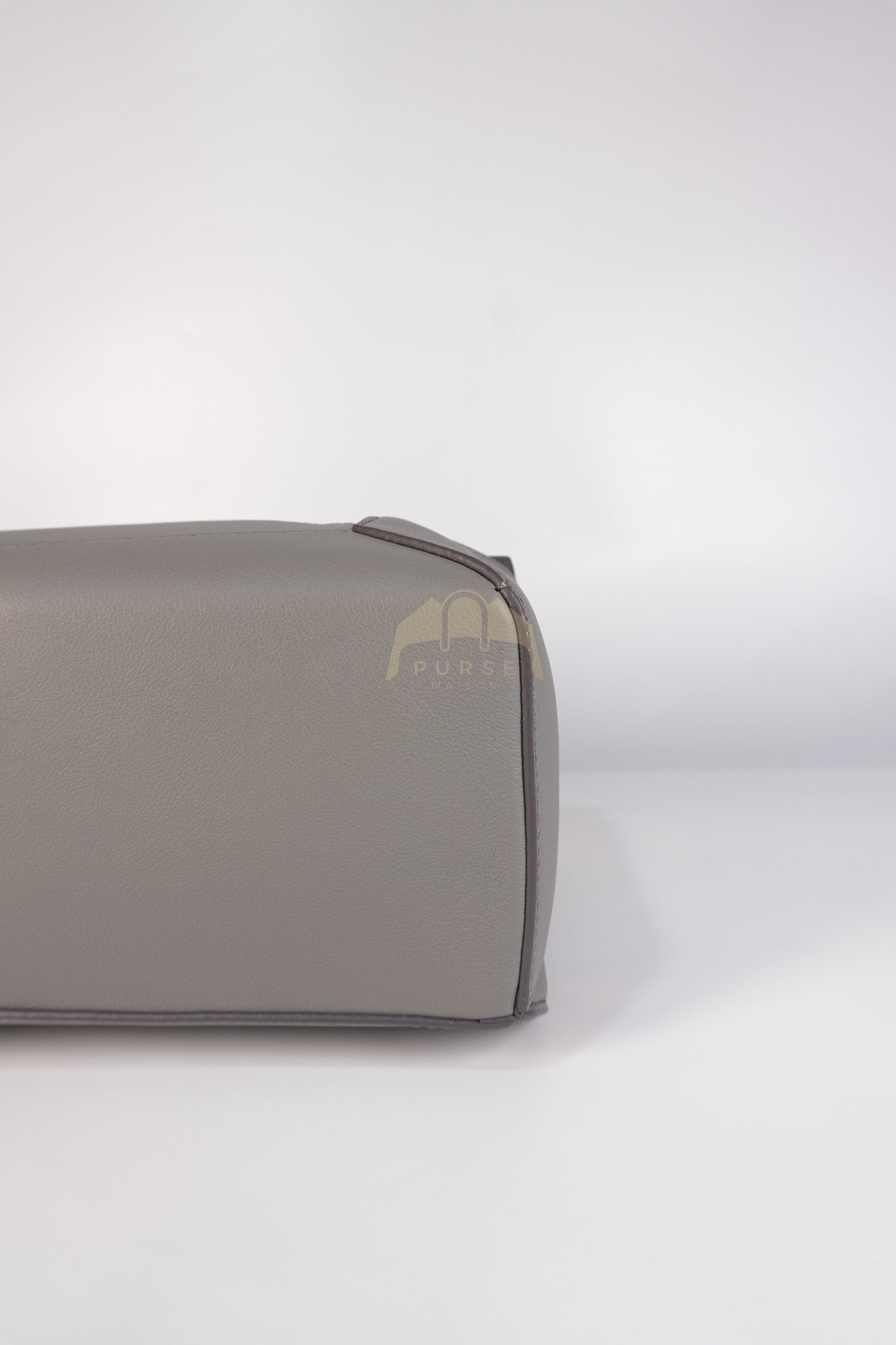 Puzzle Edge Bum Bag Small in Asphalt Gray Calfskin Leather | Purse Maison Luxury Bags Shop