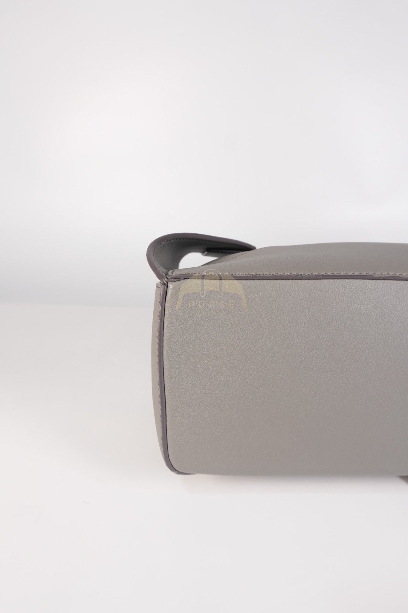 Puzzle Edge Bum Bag Small in Asphalt Gray Calfskin Leather | Purse Maison Luxury Bags Shop