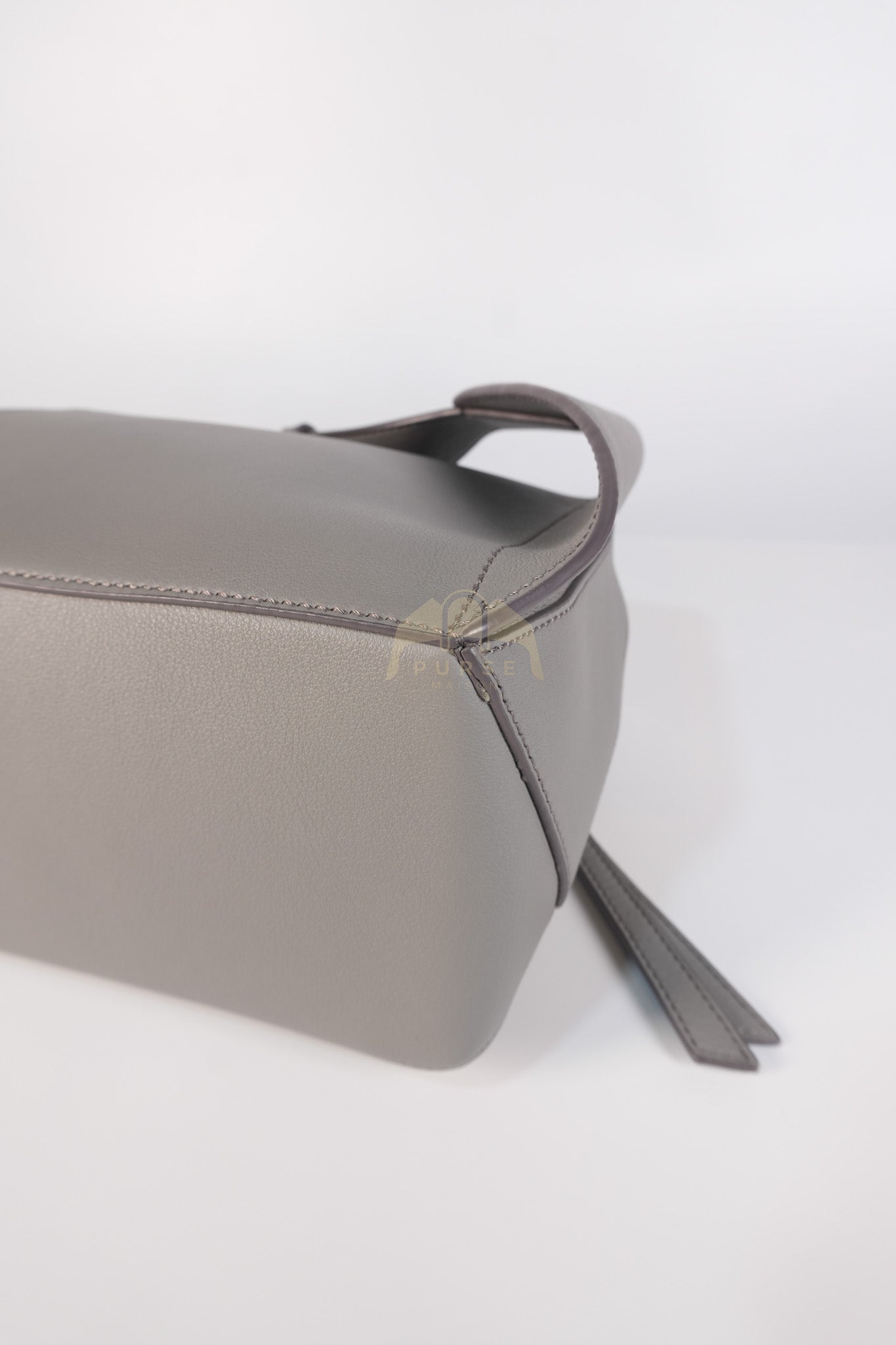 Puzzle Edge Bum Bag Small in Asphalt Gray Calfskin Leather | Purse Maison Luxury Bags Shop