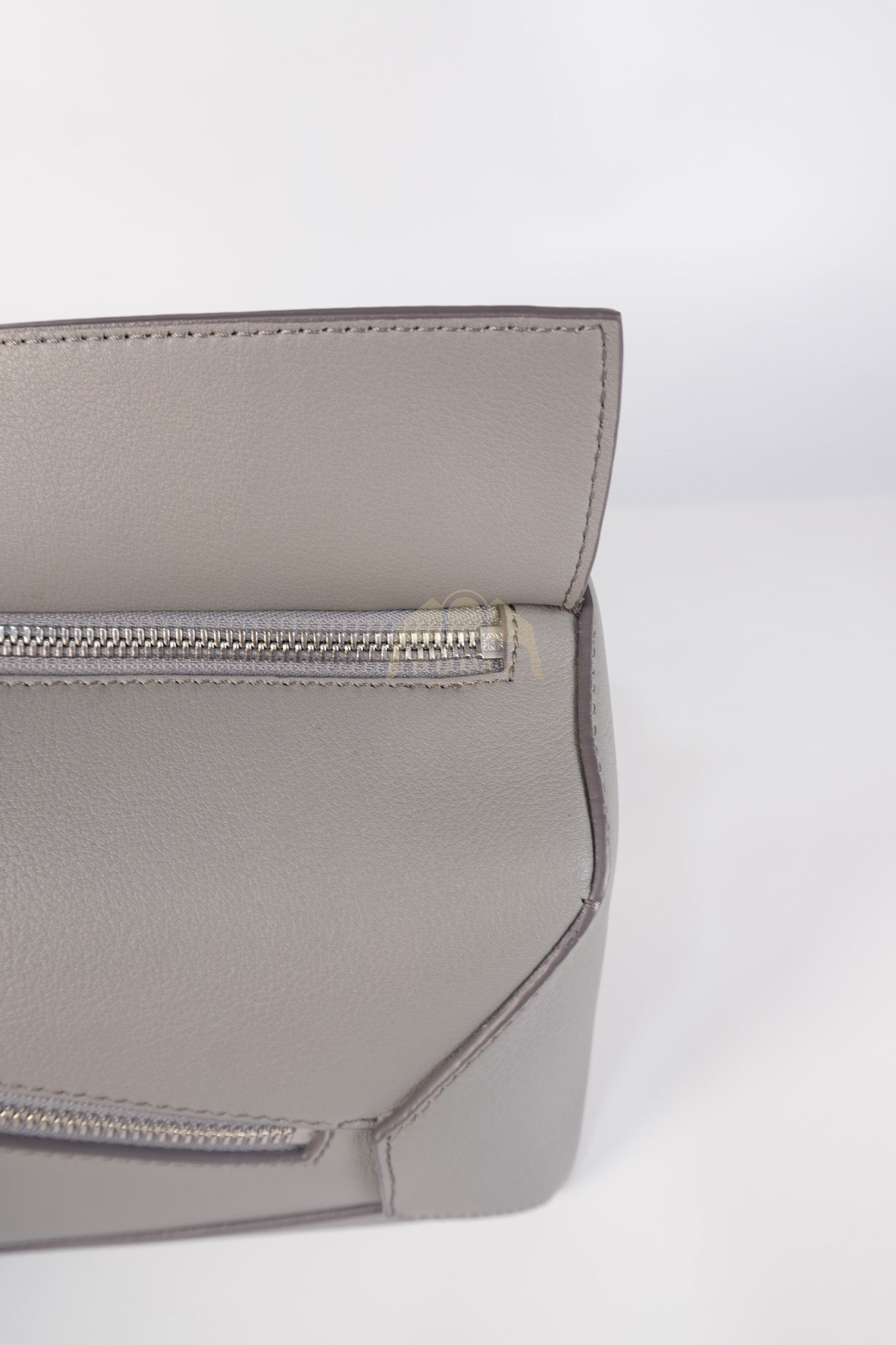 Puzzle Edge Bum Bag Small in Asphalt Gray Calfskin Leather | Purse Maison Luxury Bags Shop