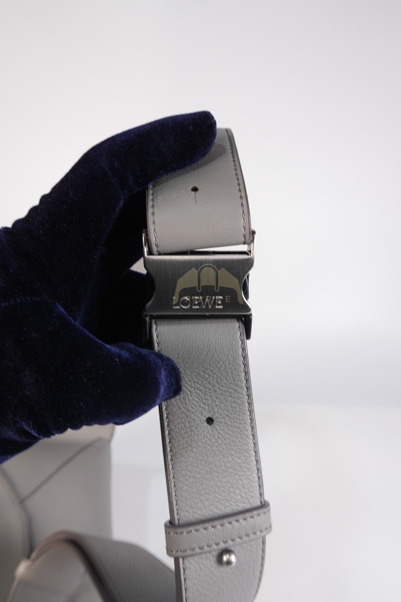 Puzzle Edge Bum Bag Small in Asphalt Gray Calfskin Leather | Purse Maison Luxury Bags Shop