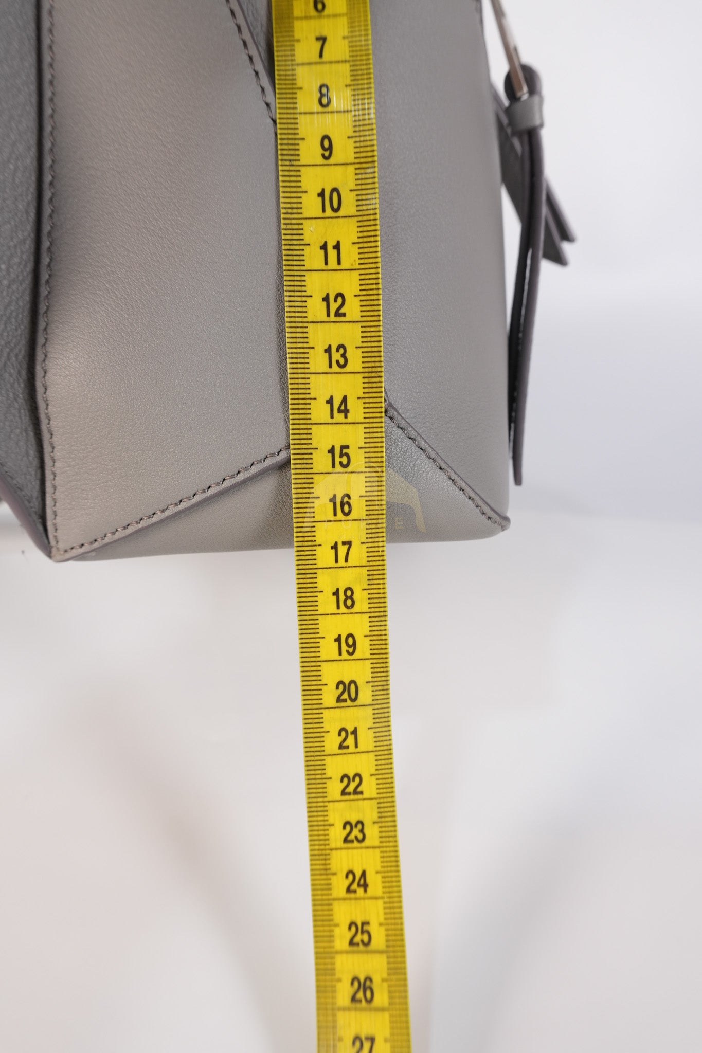 Puzzle Edge Bum Bag Small in Asphalt Gray Calfskin Leather | Purse Maison Luxury Bags Shop