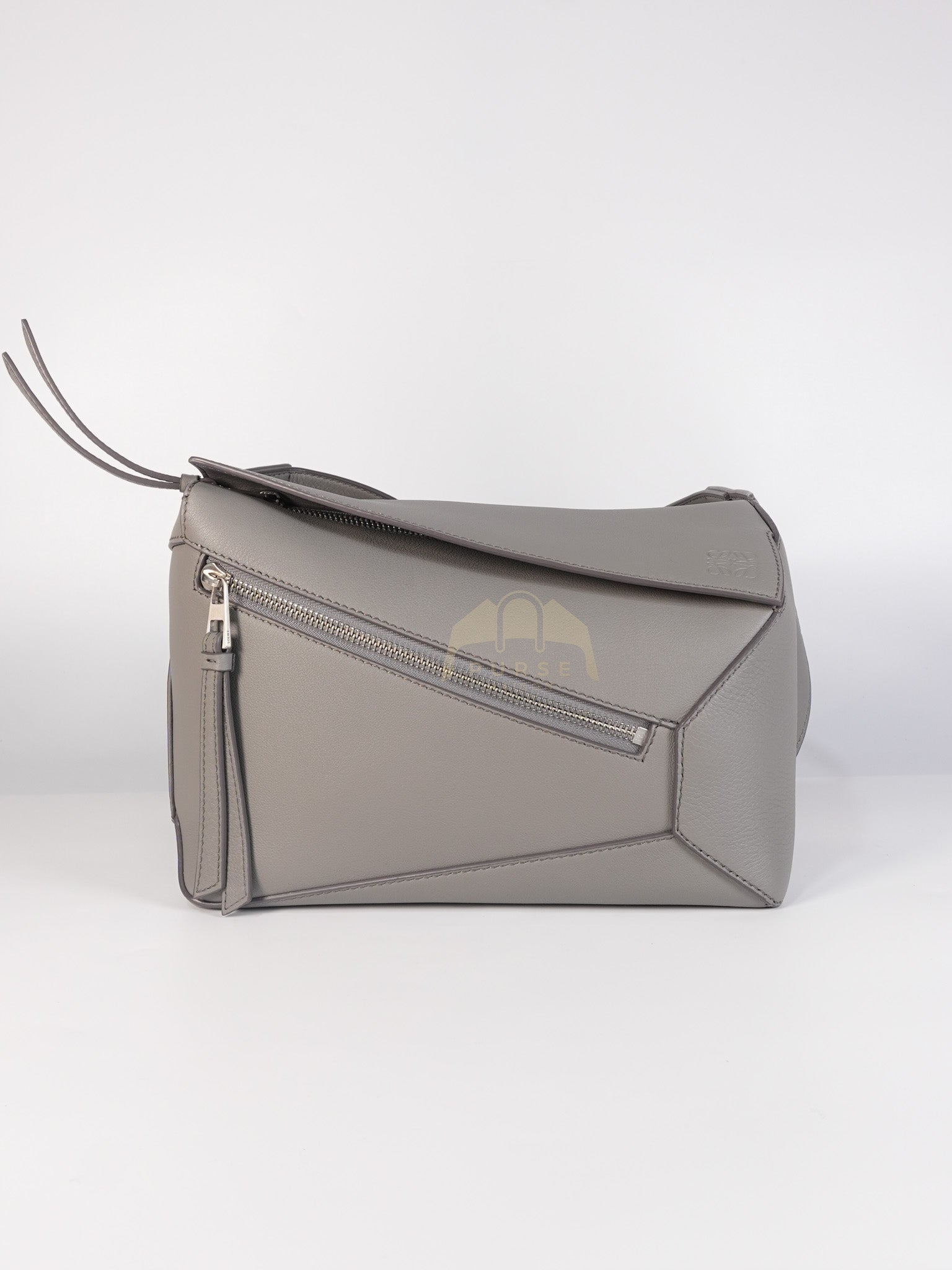 Puzzle Edge Bum Bag Small in Asphalt Gray Calfskin Leather | Purse Maison Luxury Bags Shop