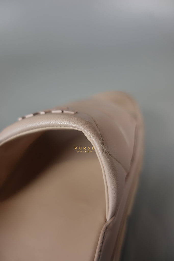 Quilted Nappa Leather Women's Slides in Beige Size 39 Eu (24.5 cm) | Purse Maison Luxury Bags Shop